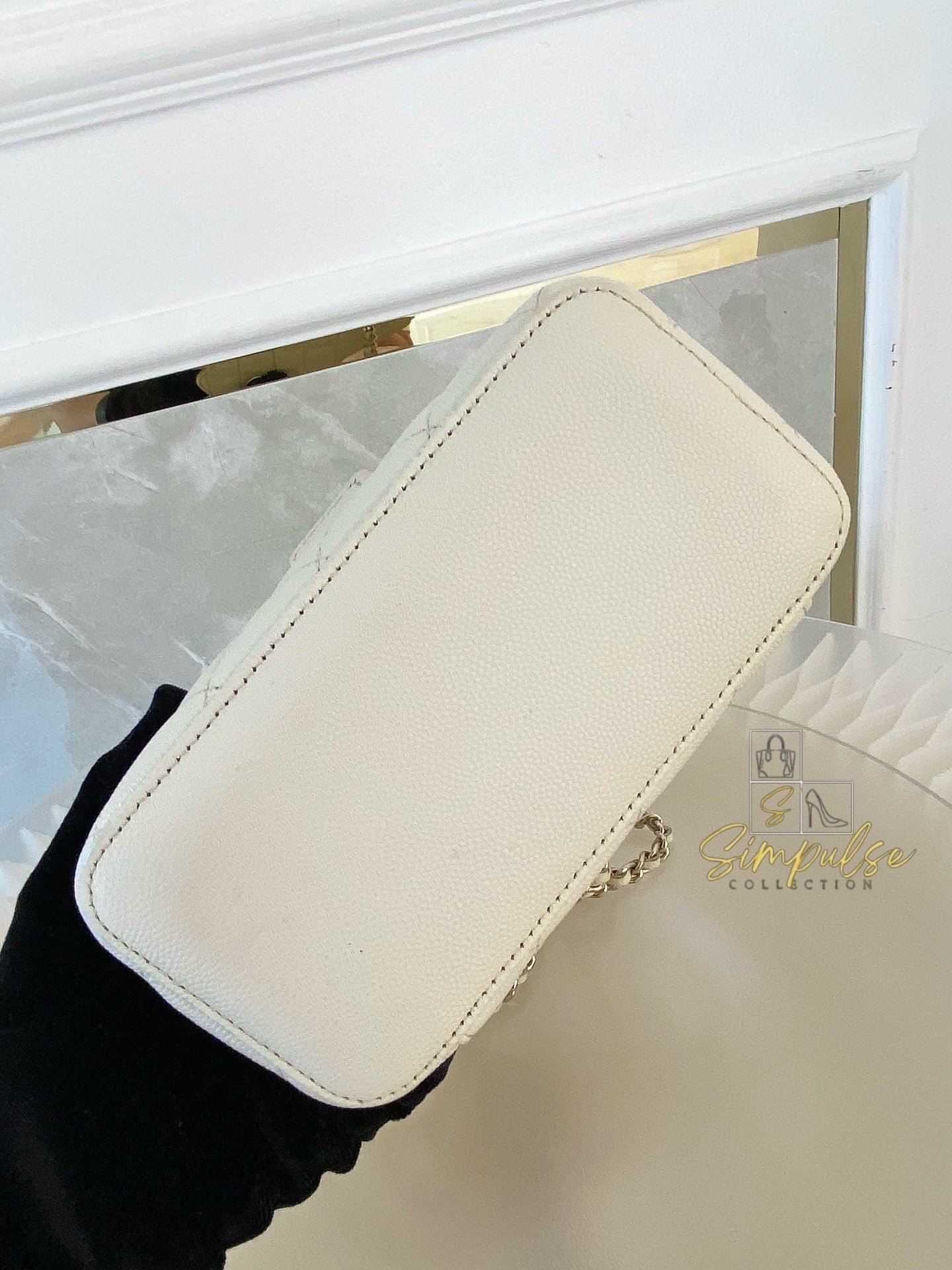 Chanel Vanity Off White Caviar