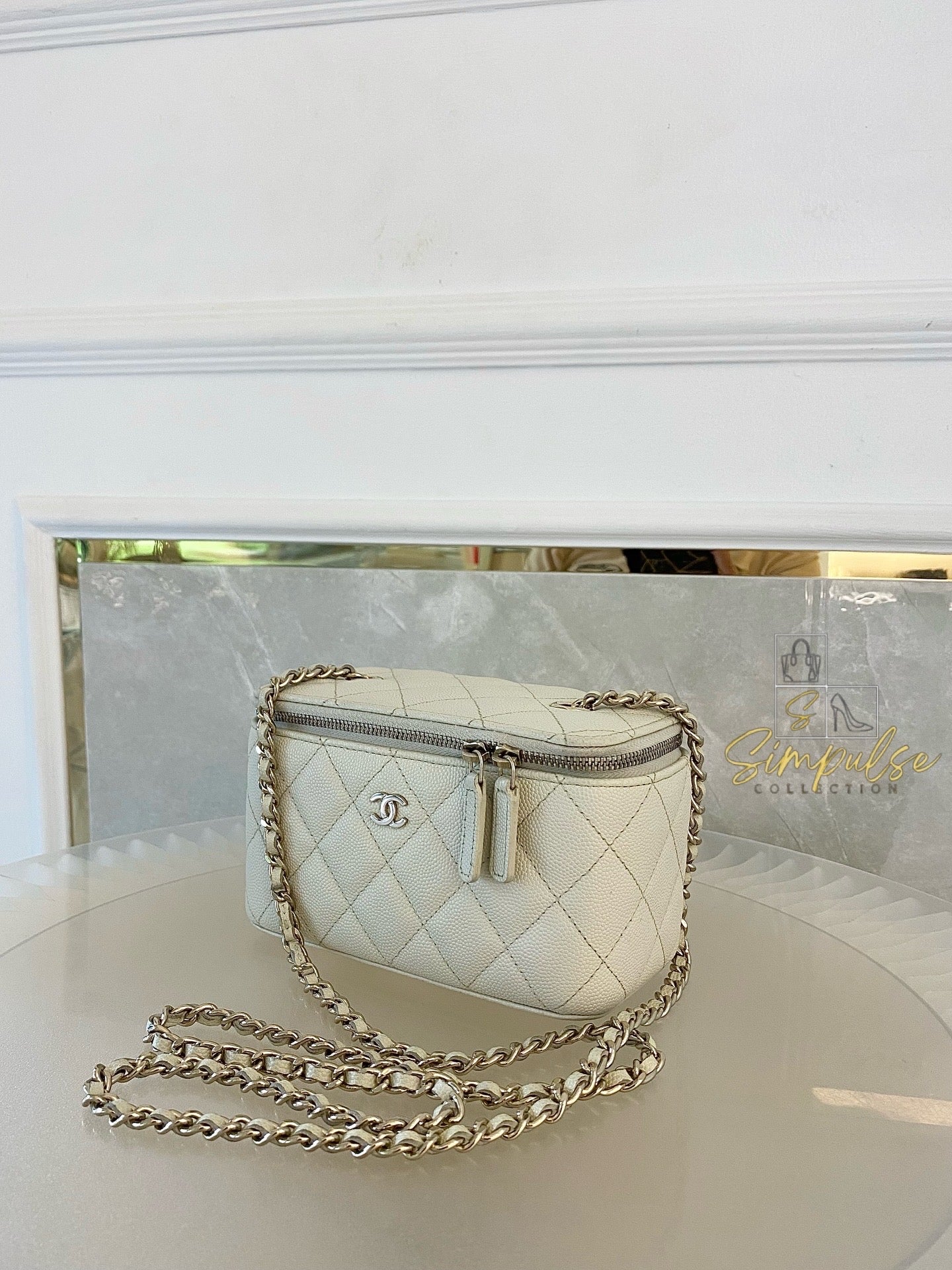 Chanel Vanity Off White Caviar