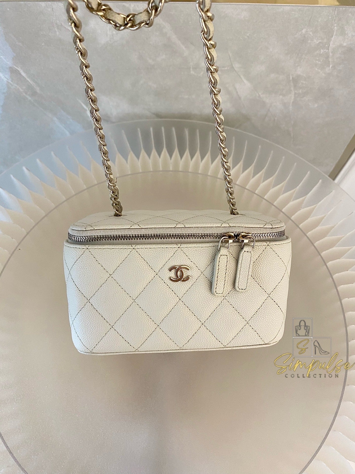 Chanel Vanity Off White Caviar