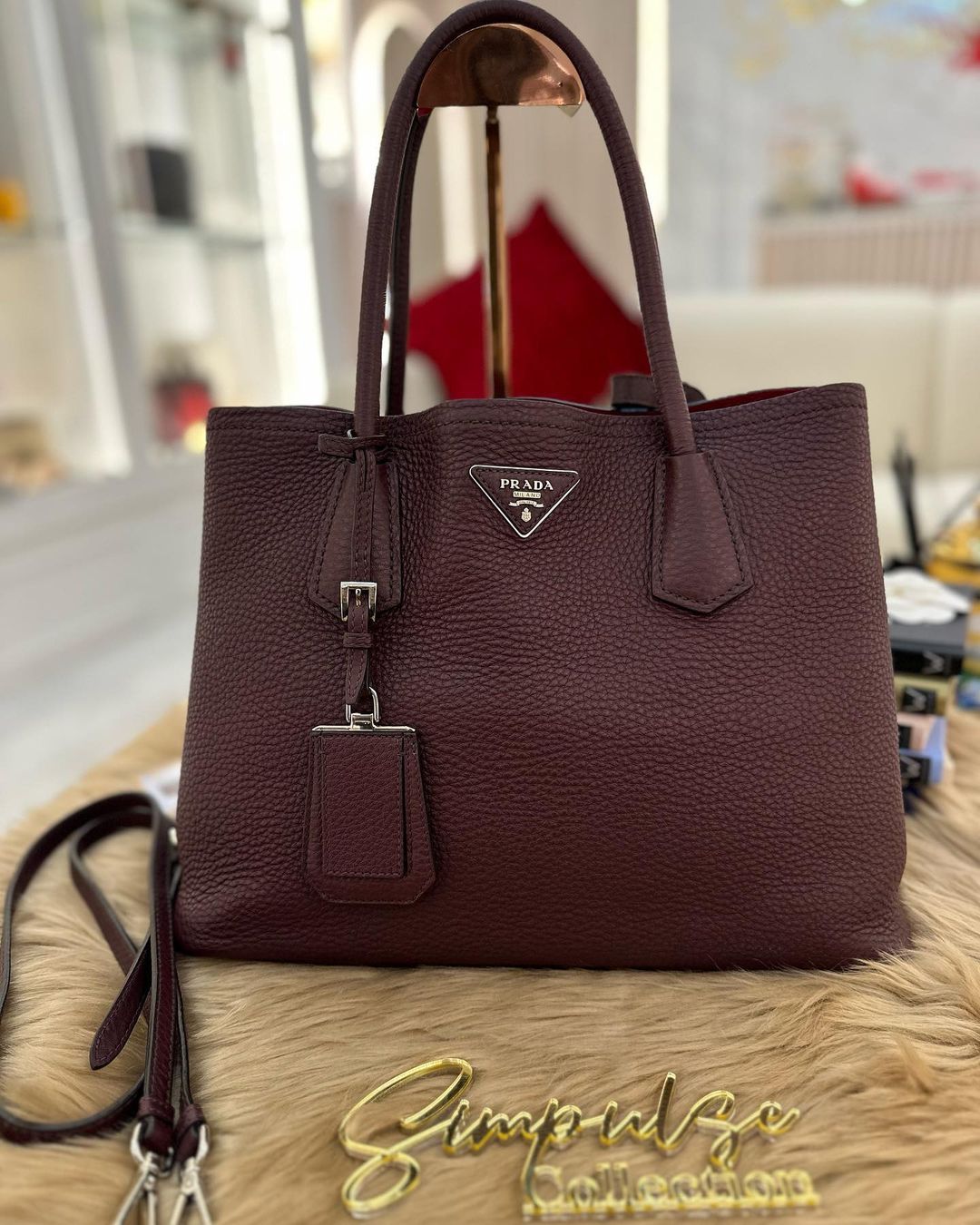 Cuir Double Tote Vitello Burgundy in Leather