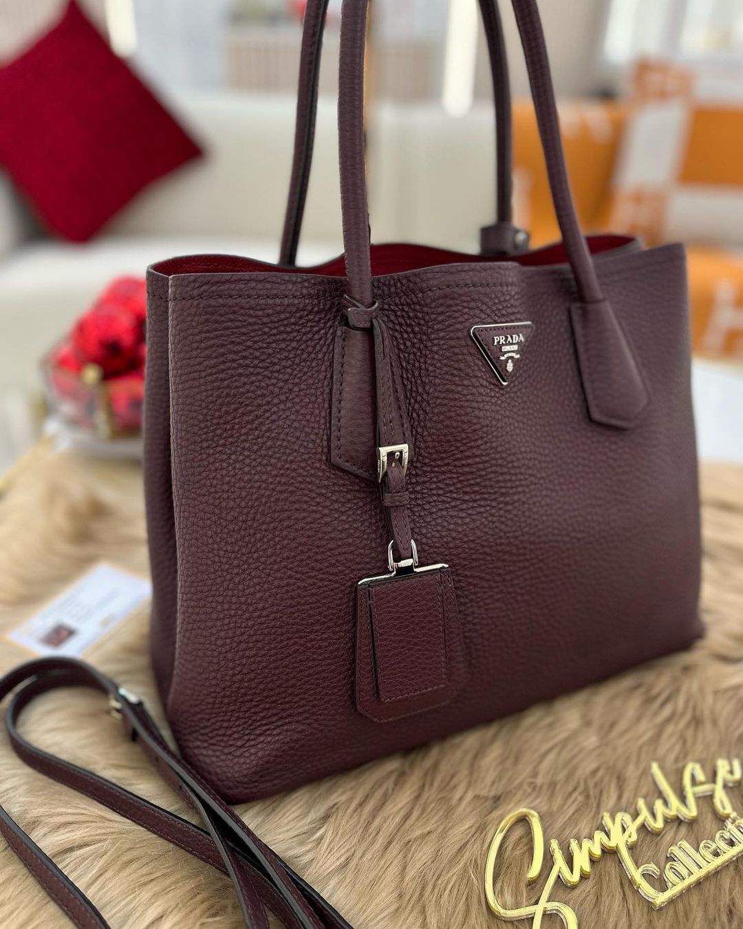 Cuir Double Tote Vitello Burgundy in Leather