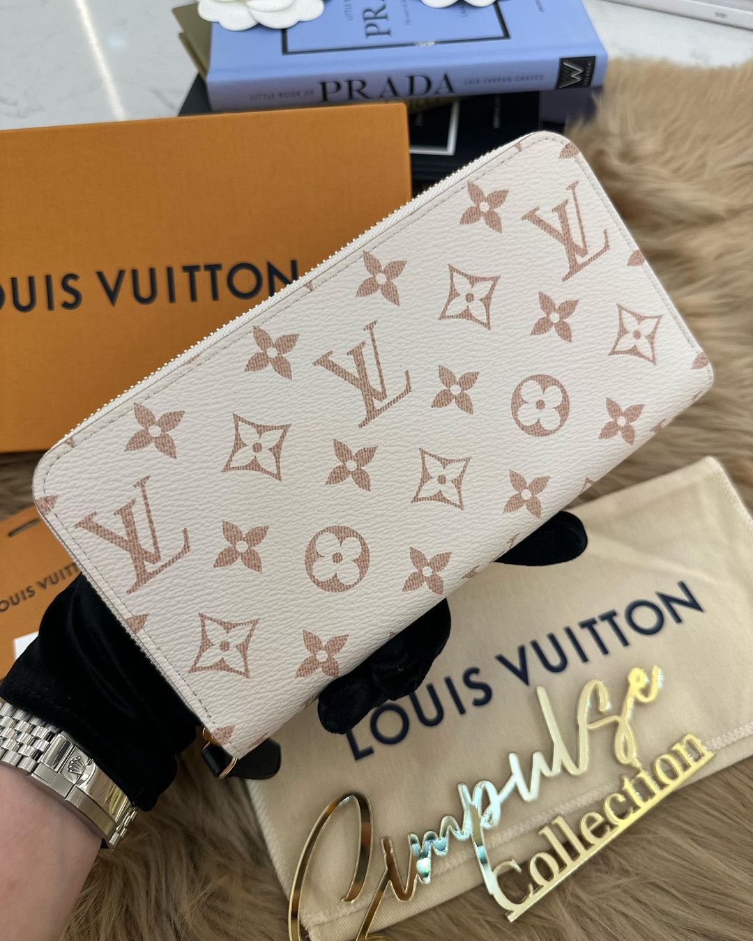 L V Long Wallet White