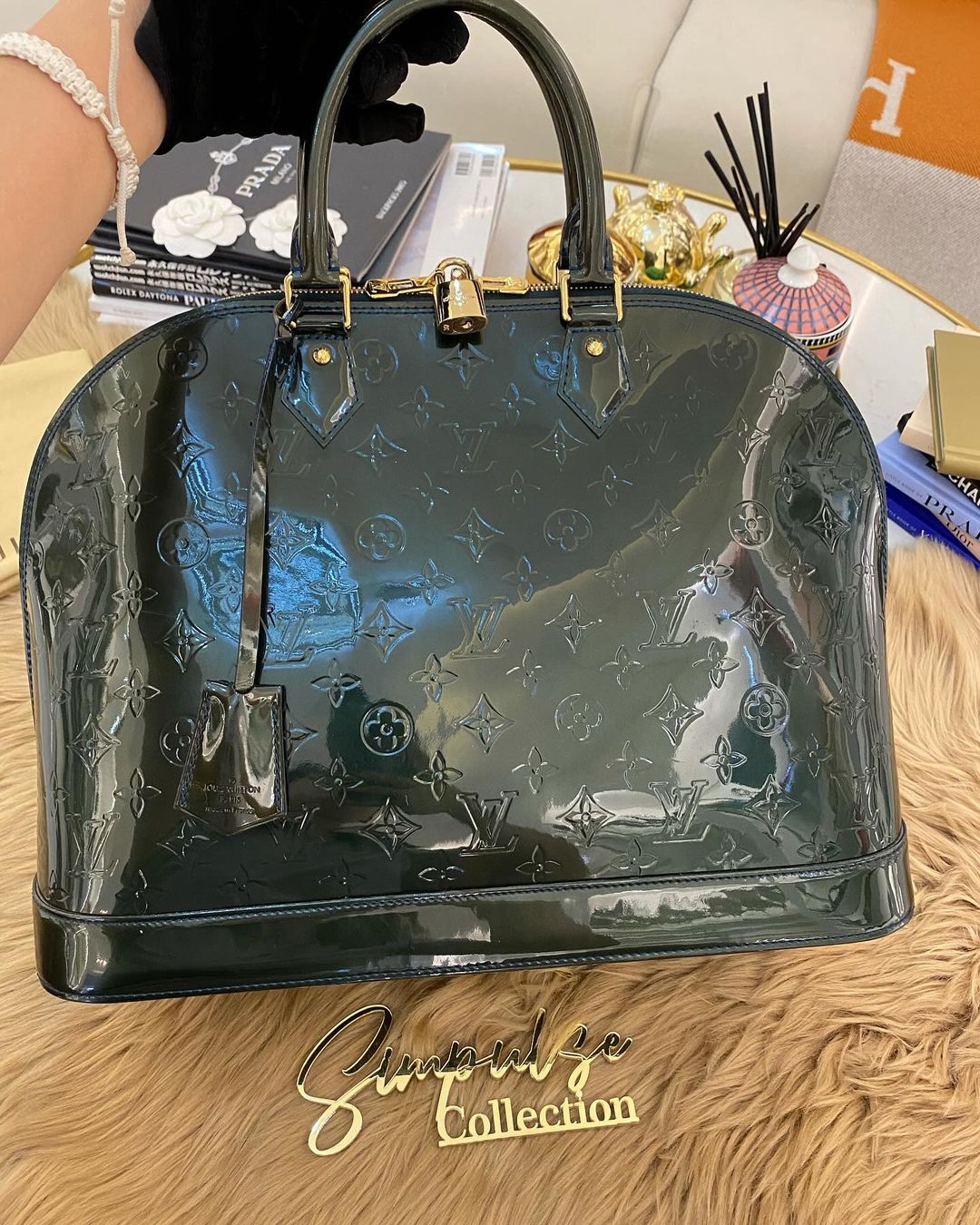 LV Alma Vernis GM Dark Green