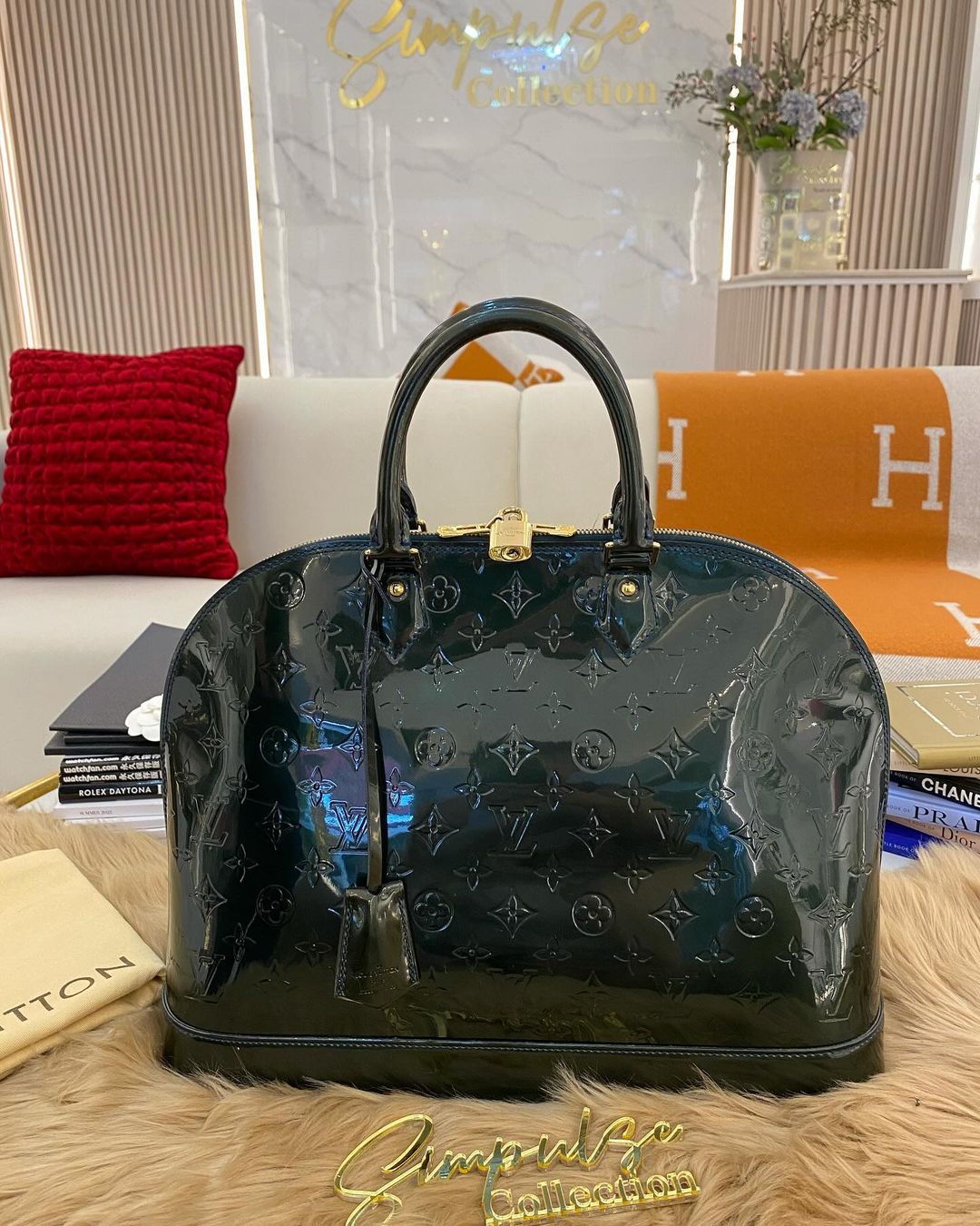 LV Alma Vernis GM Dark Green