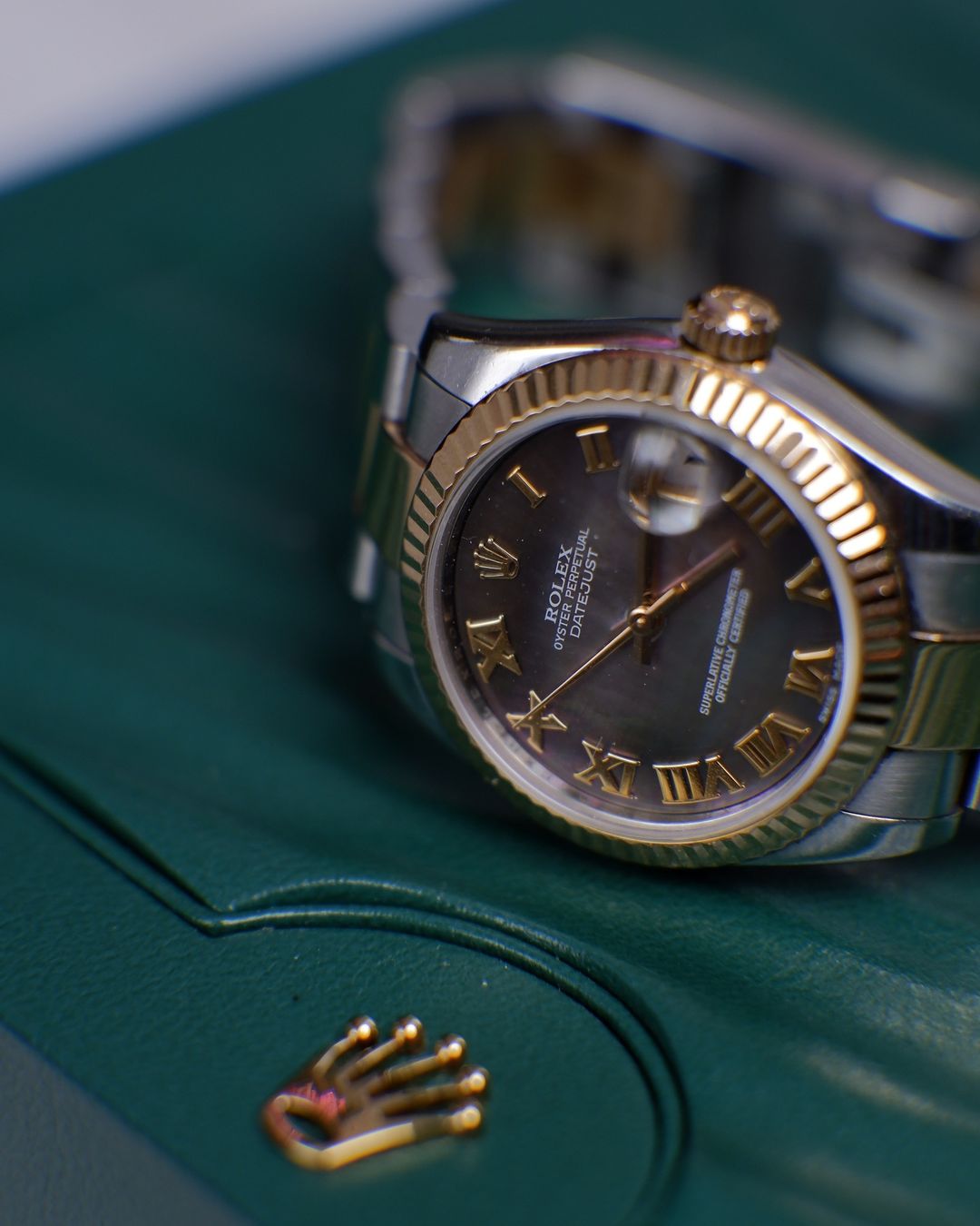 R Datejust Two Toned 18k Rosegold/SS Black Tahitian Mother of Pearl Face