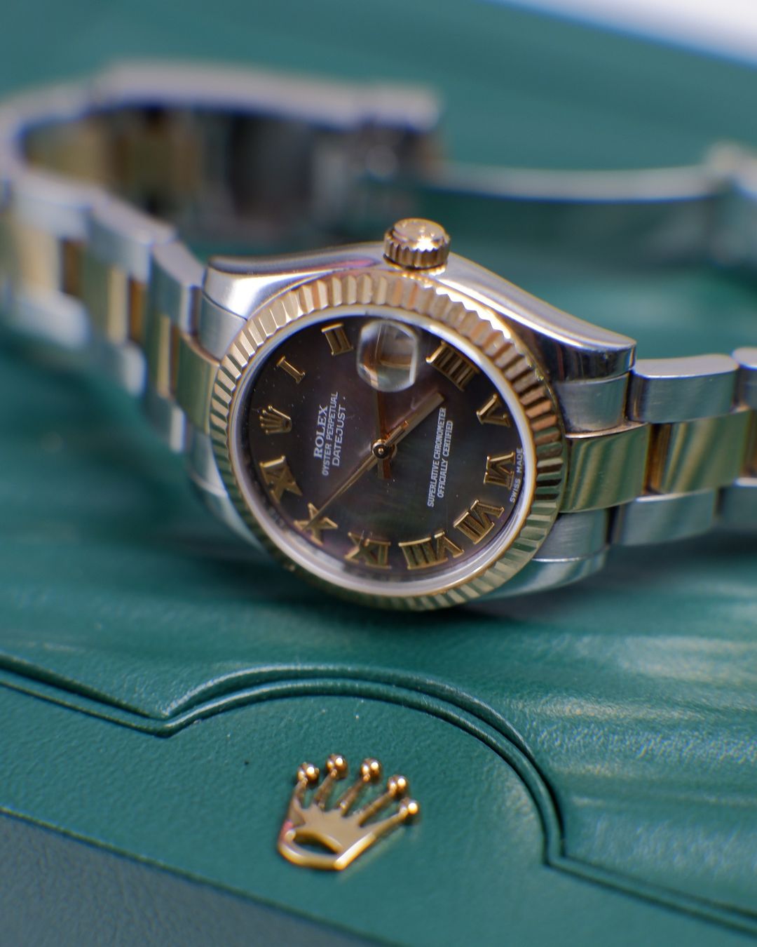 R Datejust Two Toned 18k Rosegold/SS Black Tahitian Mother of Pearl Face