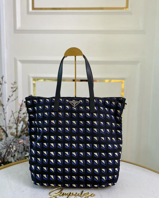 P Printed Tote Nylon