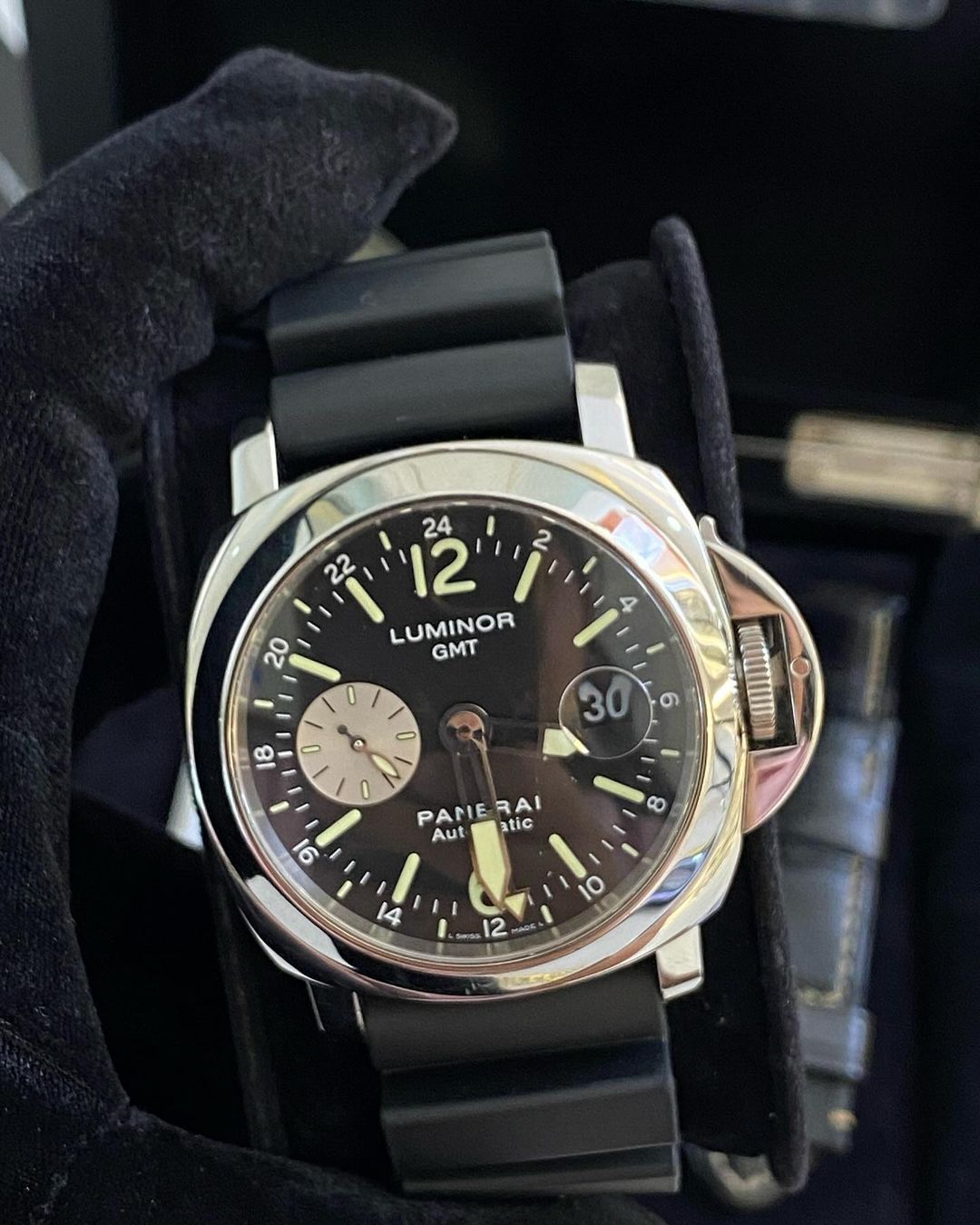 Luminor Officine Panerai GMT Automatic Stainless Steel Black Dial