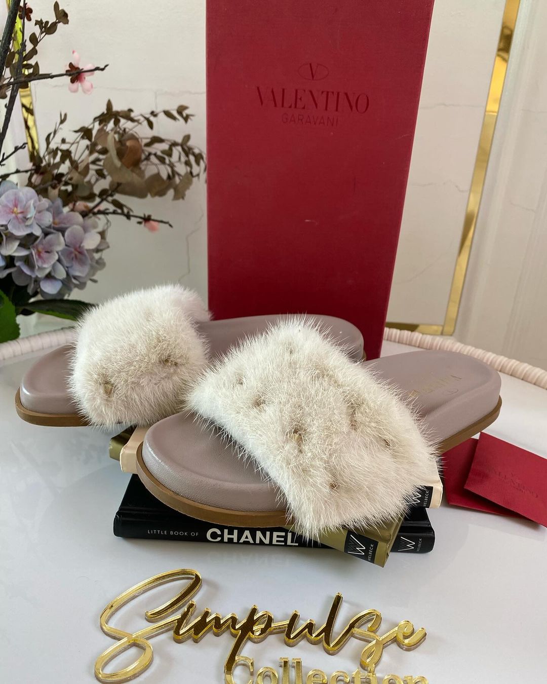 V Fur Slides