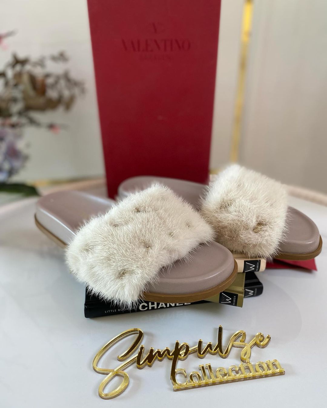 V Fur Slides