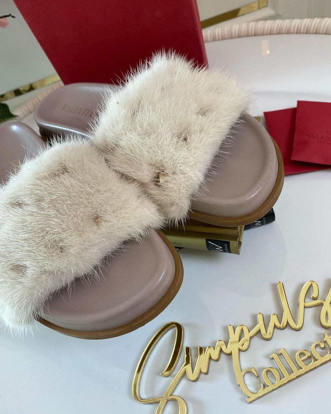 V Fur Slides