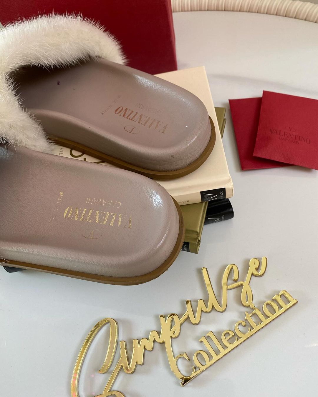 V Fur Slides