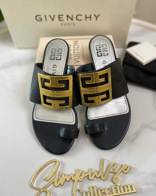 4G Logo Black Leather Sandals