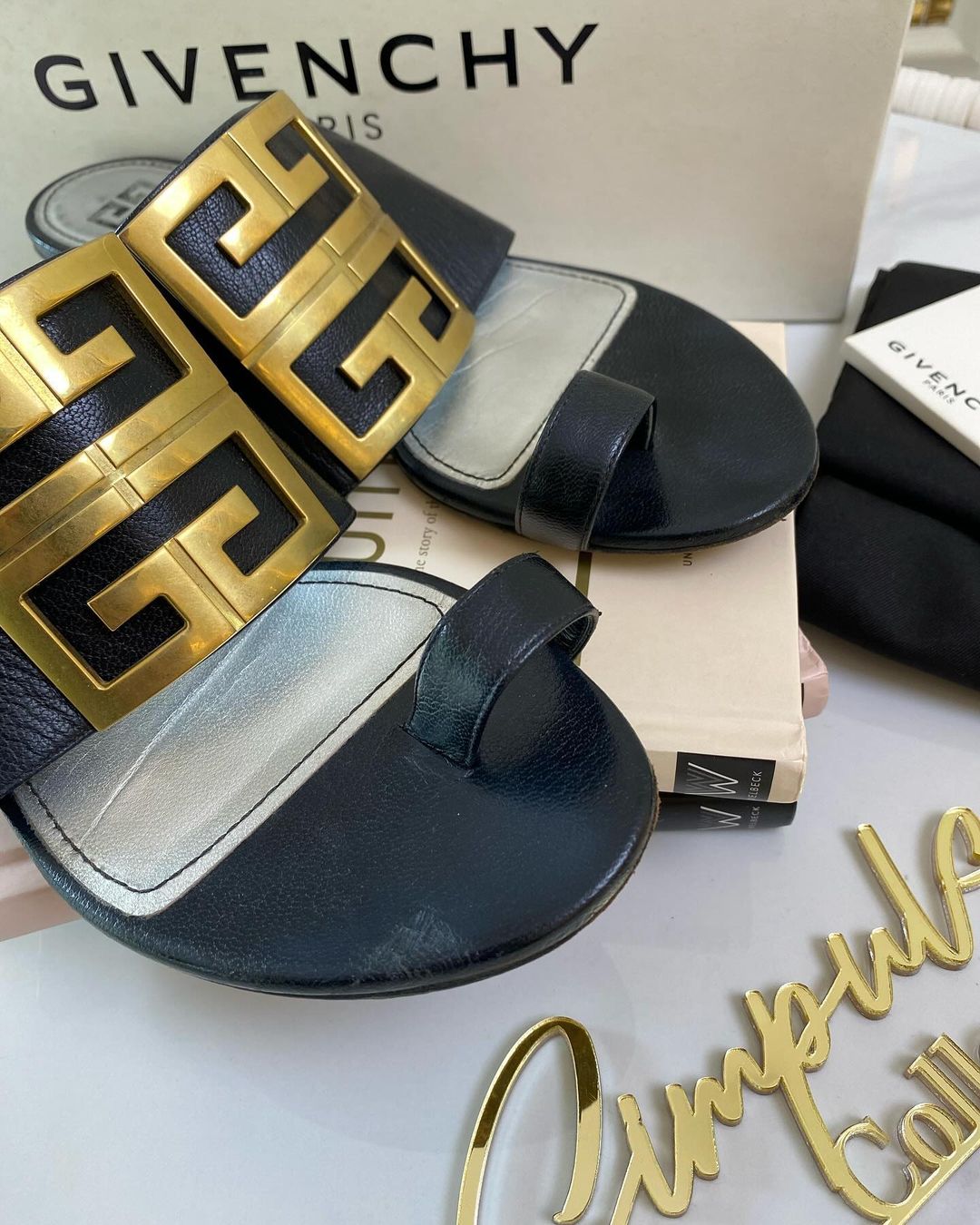 4G Logo Black Leather Sandals