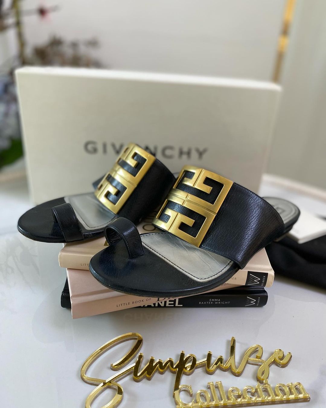 4G Logo Black Leather Sandals