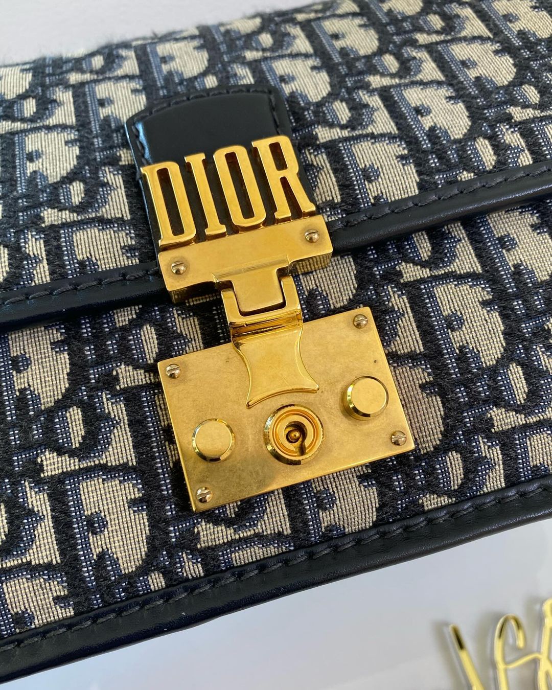 Dioraddict Oblique Flap w/ Strap