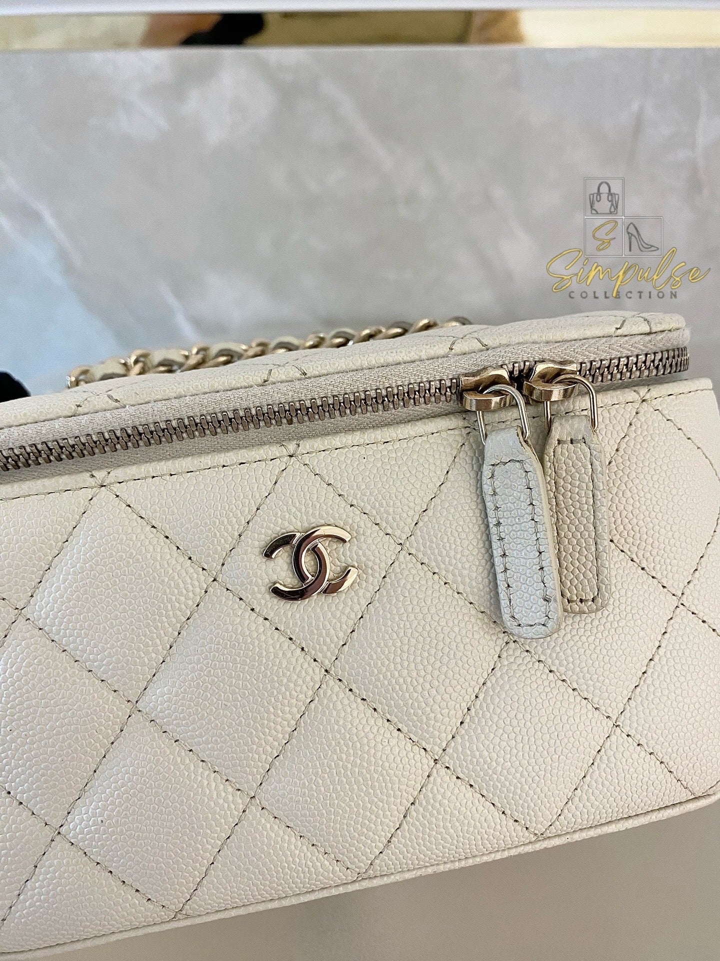 Chanel Vanity Off White Caviar
