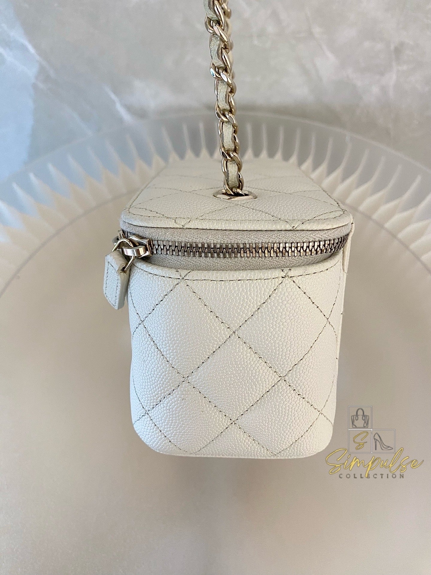 Chanel Vanity Off White Caviar