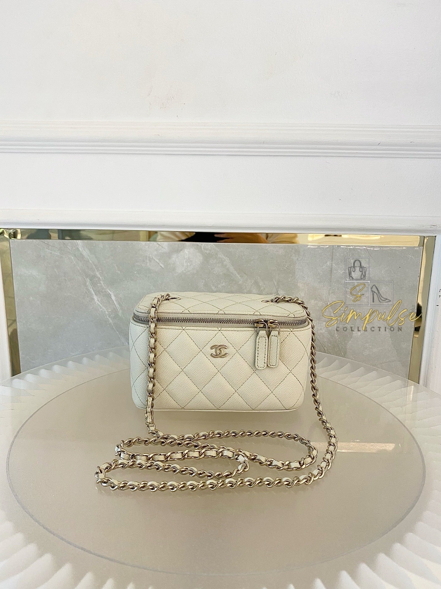 Chanel Vanity Off White Caviar