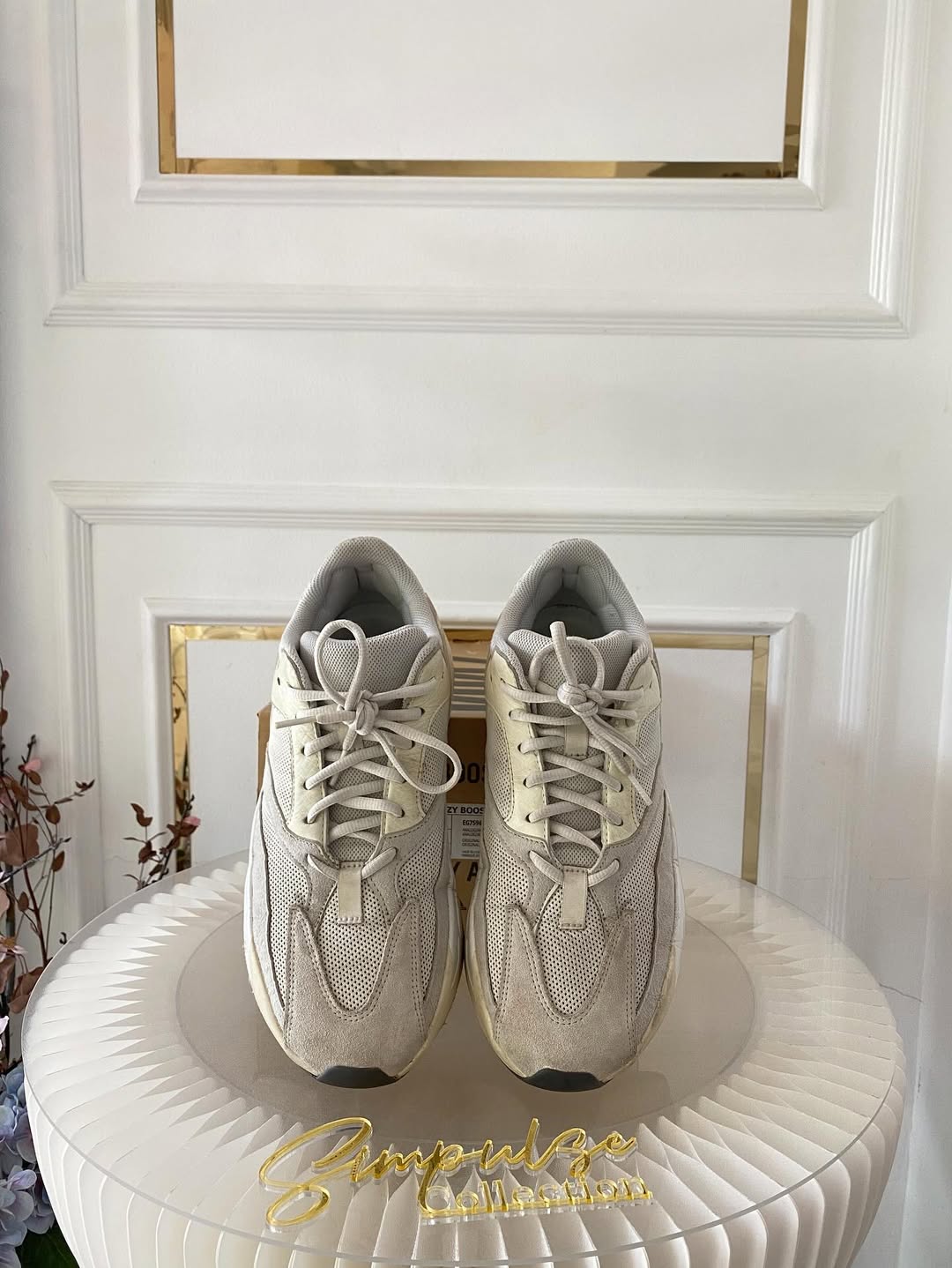 Adidas Yeezy Boost 700