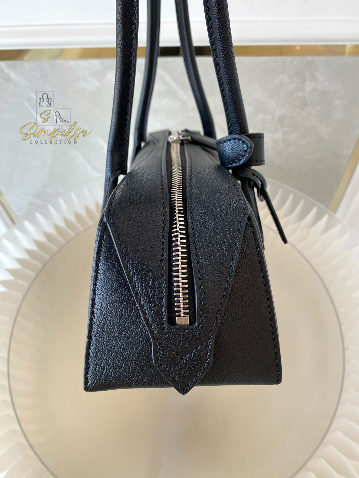 ALAIA LE TECKEL MEDIUM BAG IN GOATSKIN IN BLACK