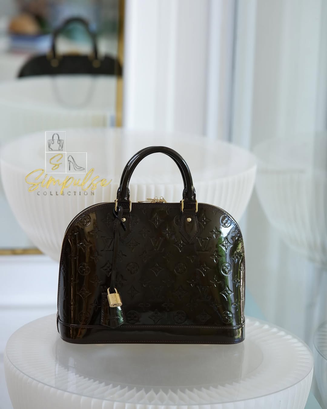 Louis Vuitton Alma Vernis Ombre Pm Size