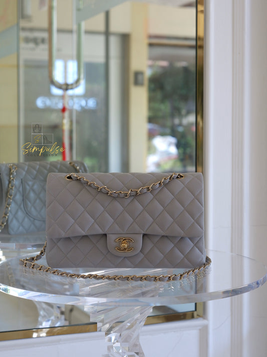CHANEL CLASSIC MEDIUM DOUBLE FLAP DOVE GRAY