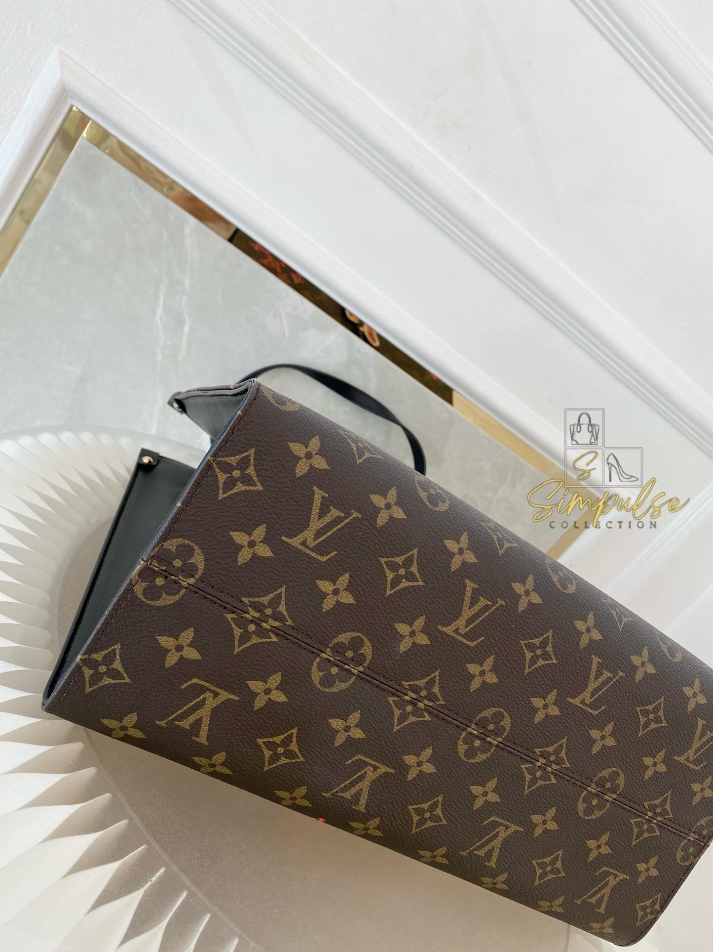 Louis Vuitton Love OnTheGo MM
