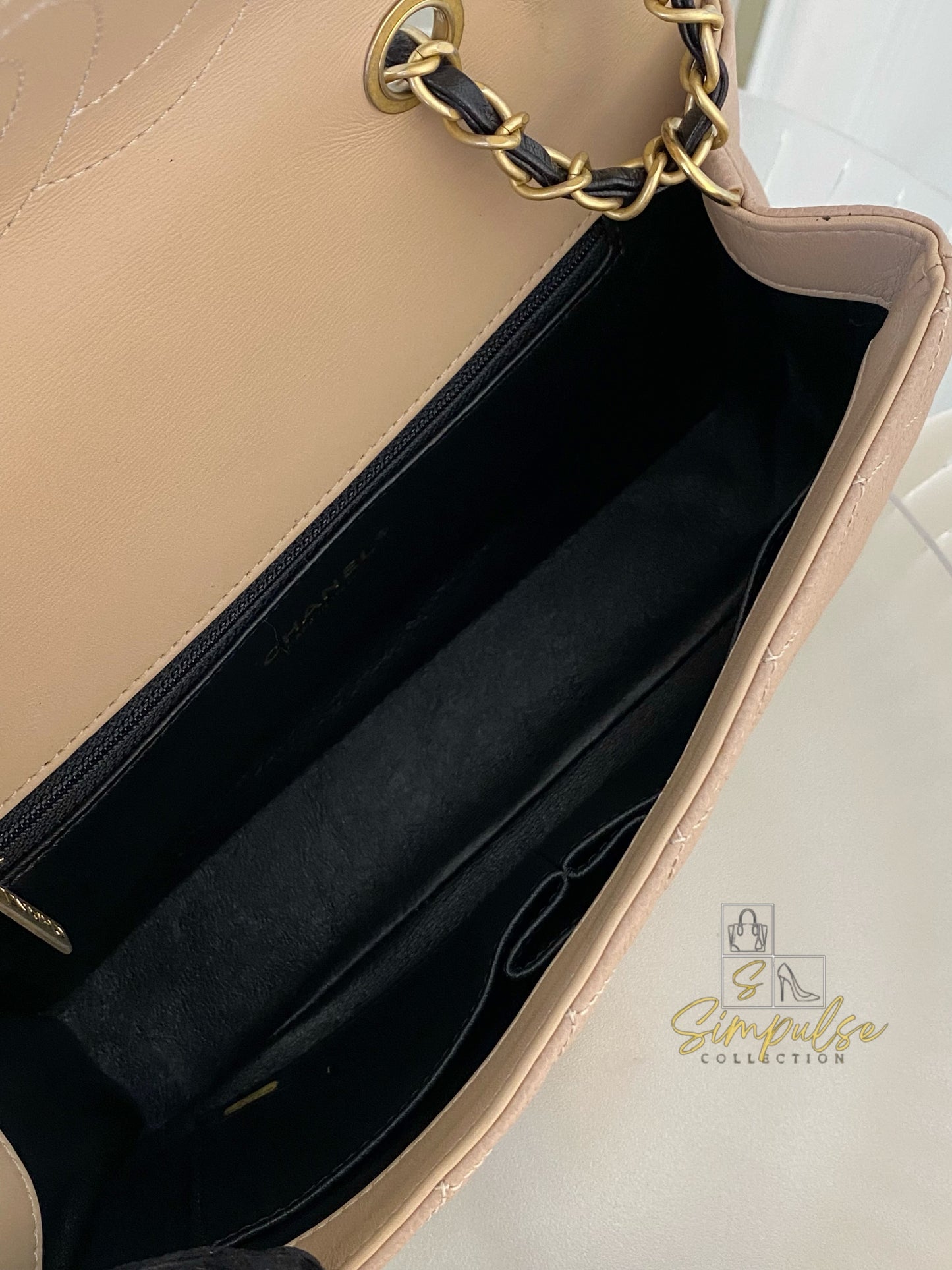 CHANEL BEIGE QUILTED CAVIAR & BLACK LAMBSKIN CC FILIGREE FLAP