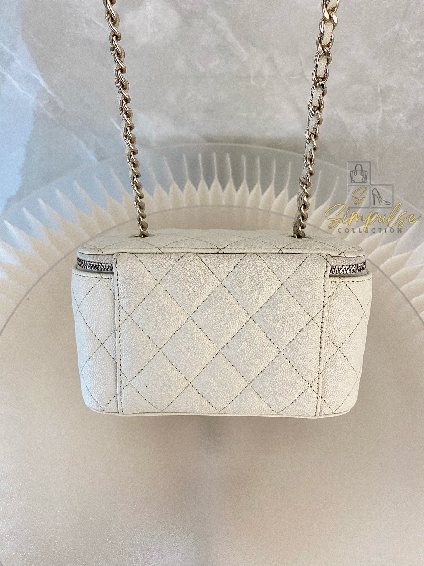Chanel Vanity Off White Caviar