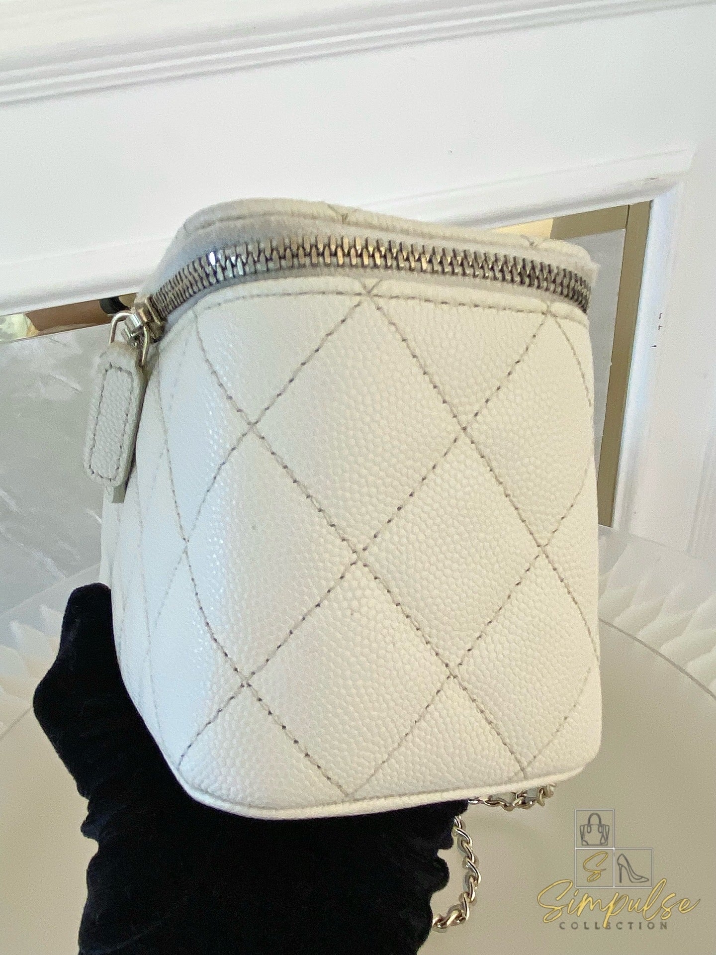 Chanel Vanity Off White Caviar