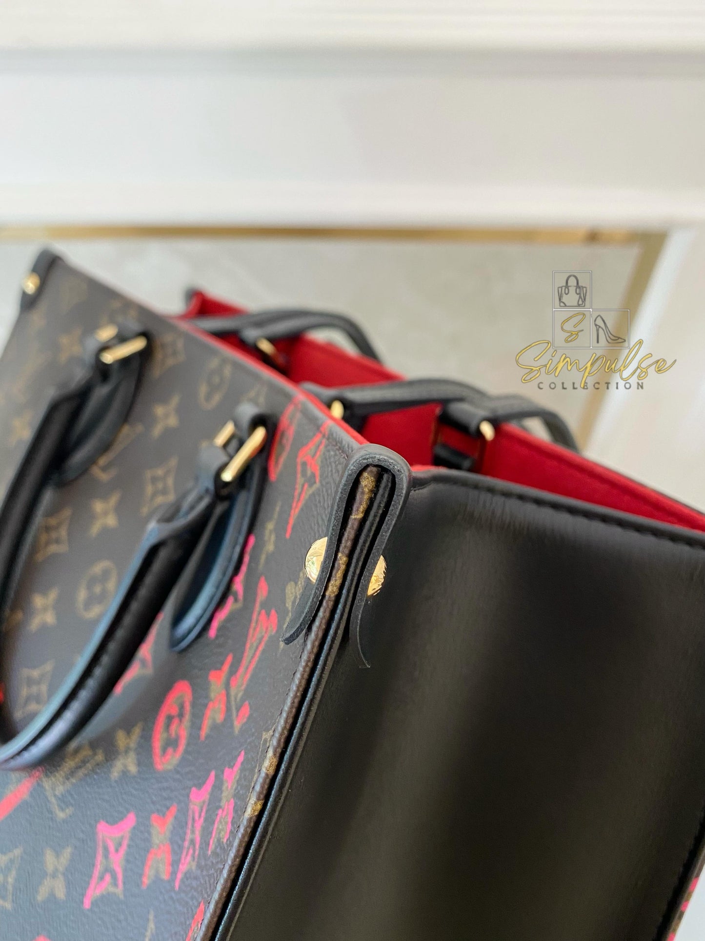 Louis Vuitton Love OnTheGo MM