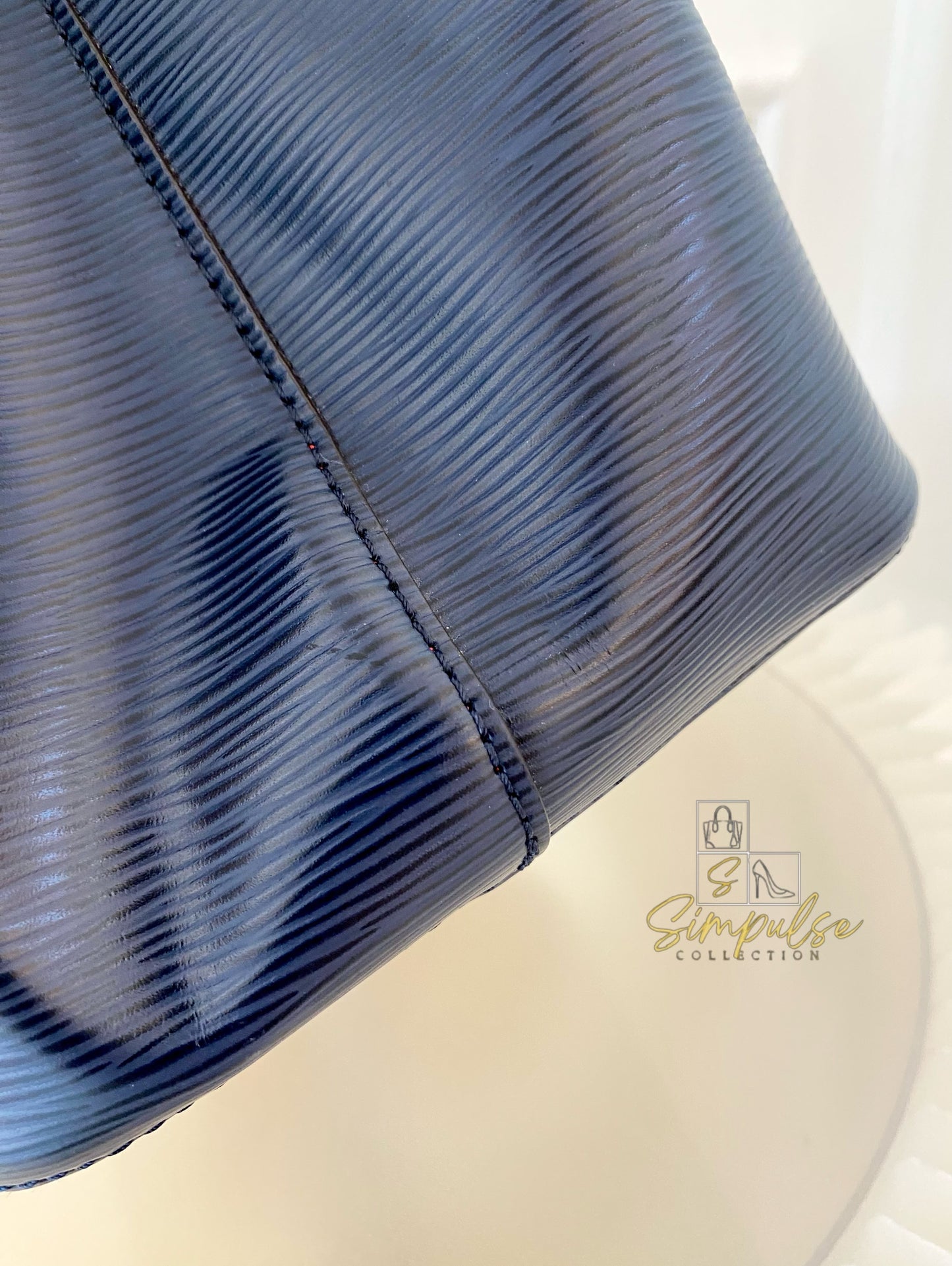 Louis Vuitton Neonoe Bucket Bag