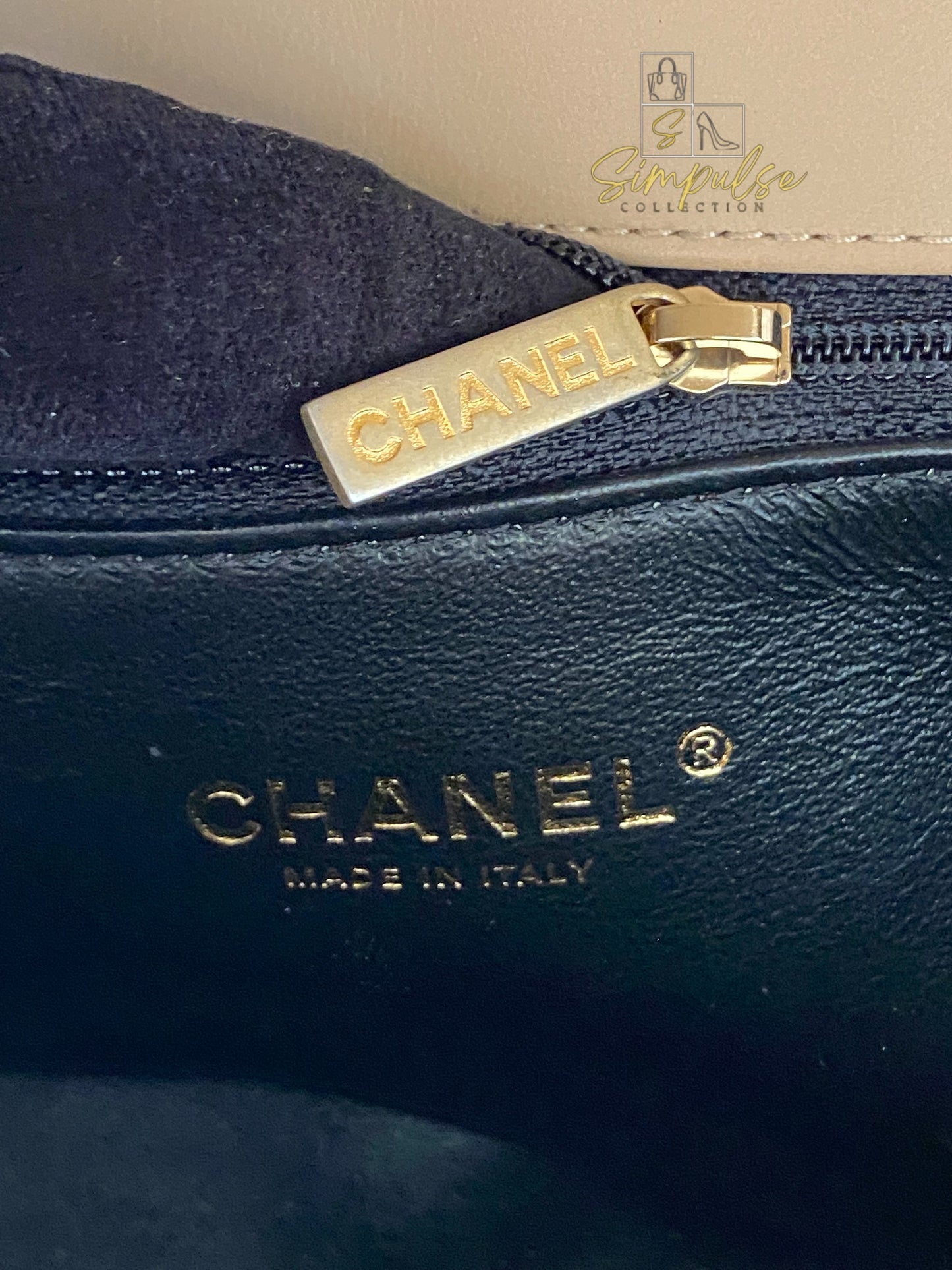 CHANEL BEIGE QUILTED CAVIAR & BLACK LAMBSKIN CC FILIGREE FLAP