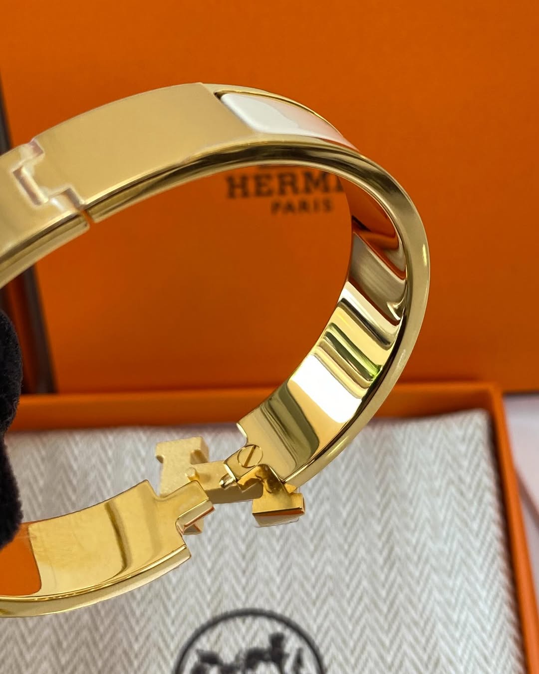 Hermes Clic clac White 85 PM