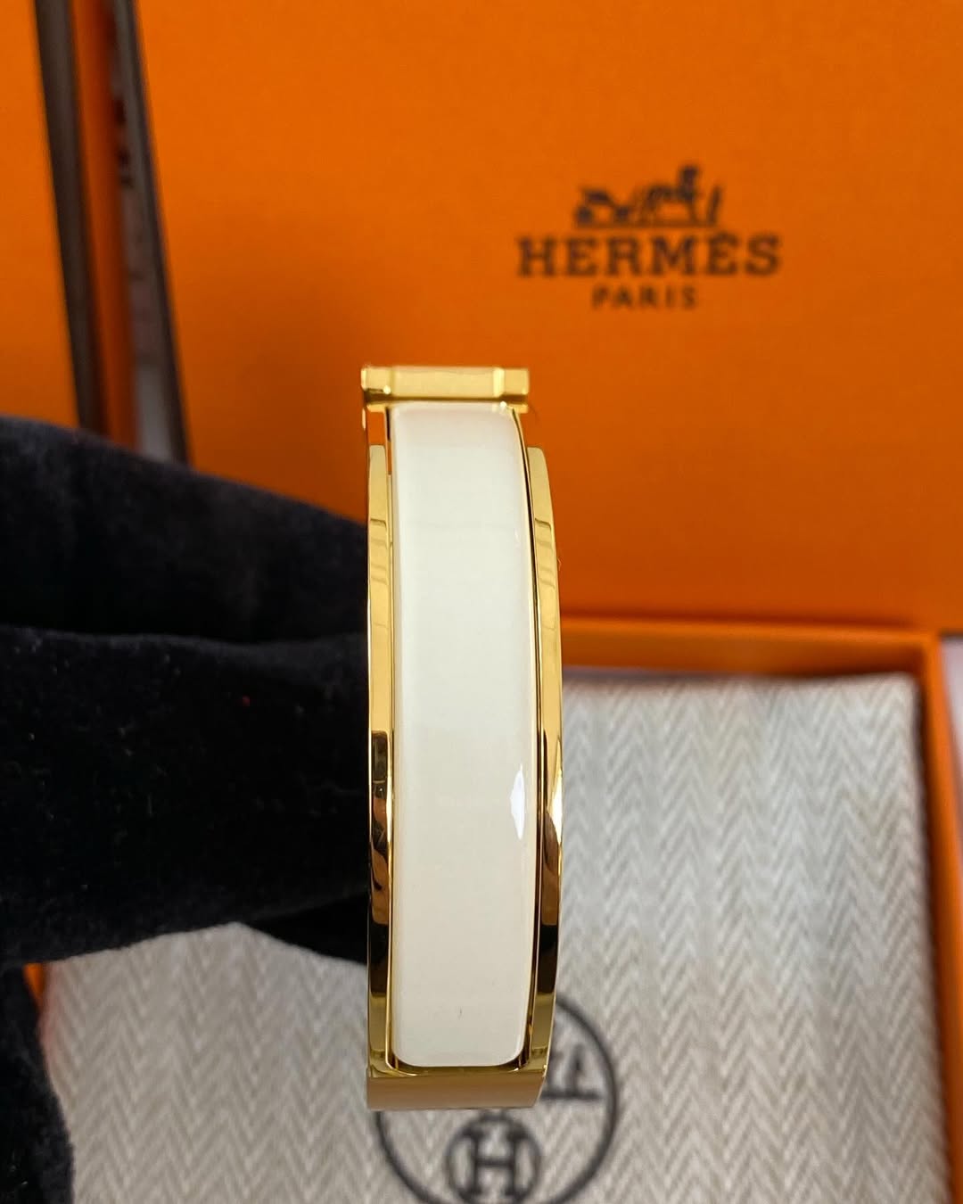 Hermes Clic clac White 85 PM
