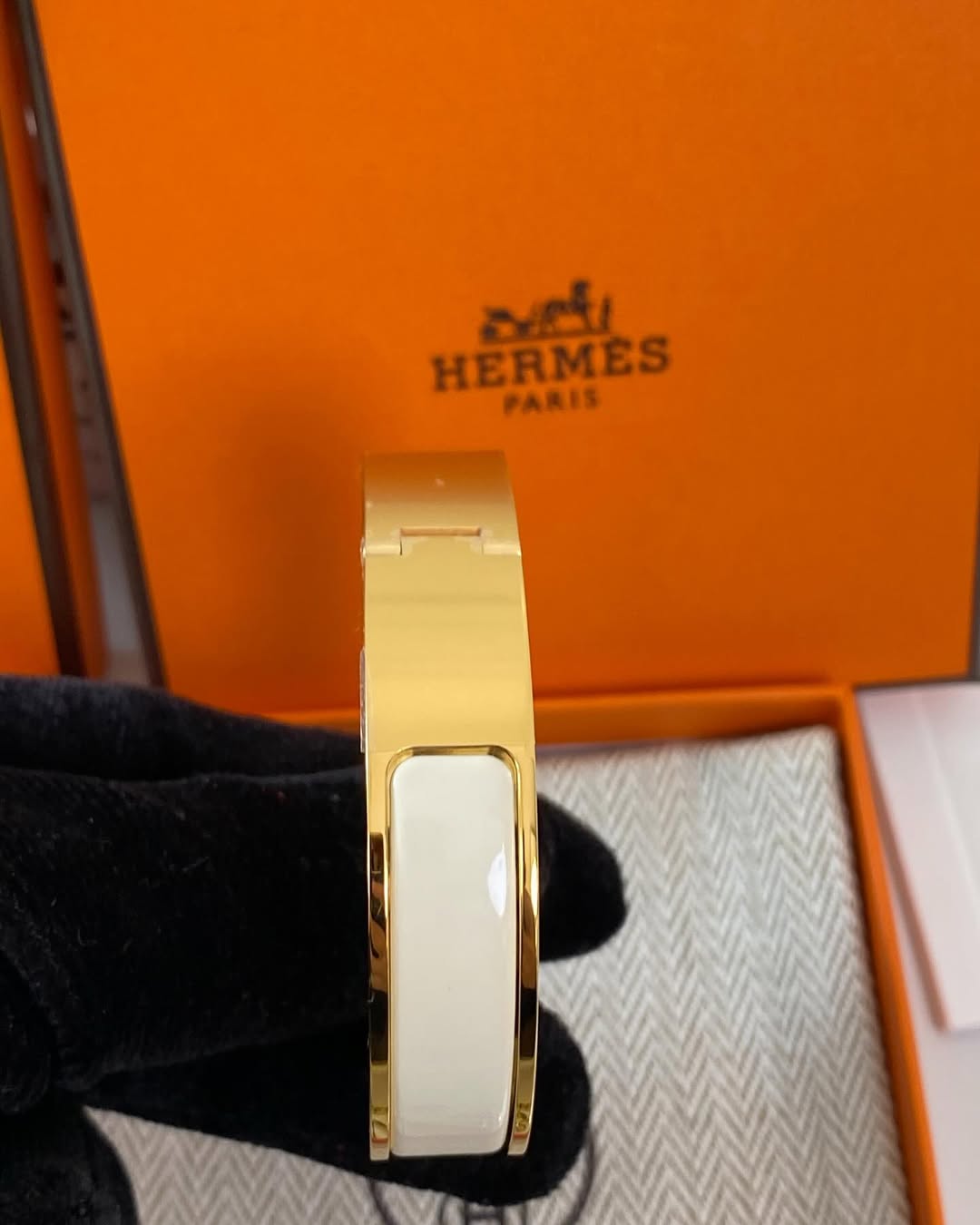 Hermes Clic clac White 85 PM