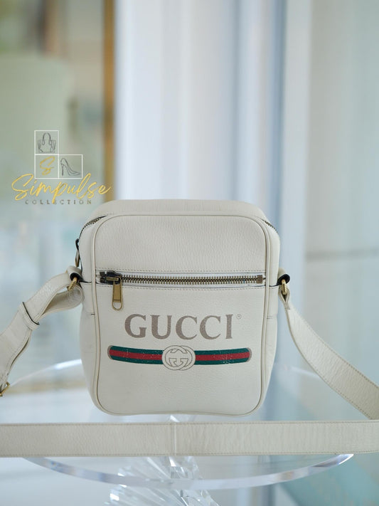 GUCCI White Grained Calfskin LOGO Messenger Bag