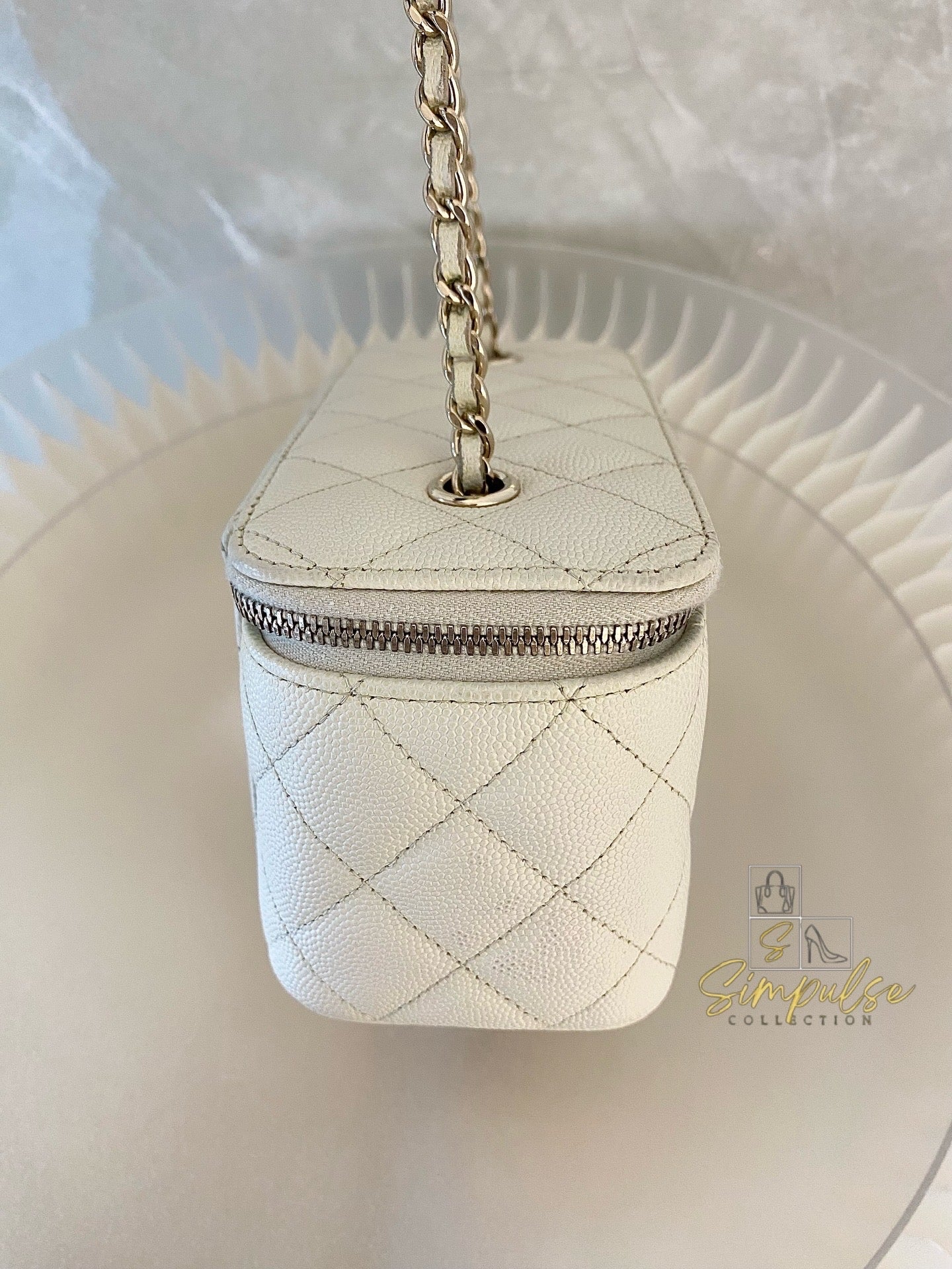 Chanel Vanity Off White Caviar