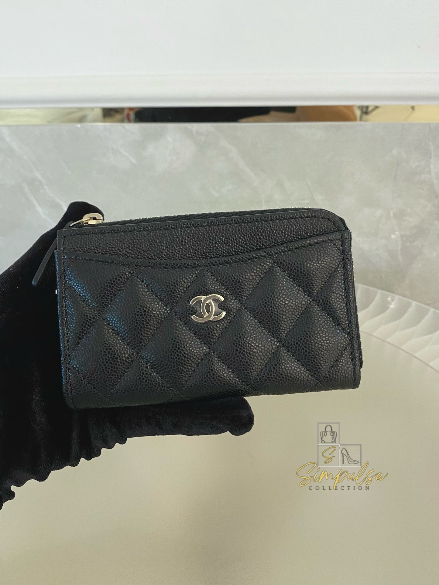 CHANEL CLASSIC ZIP CAVIAR CARD HOLDER BLACK