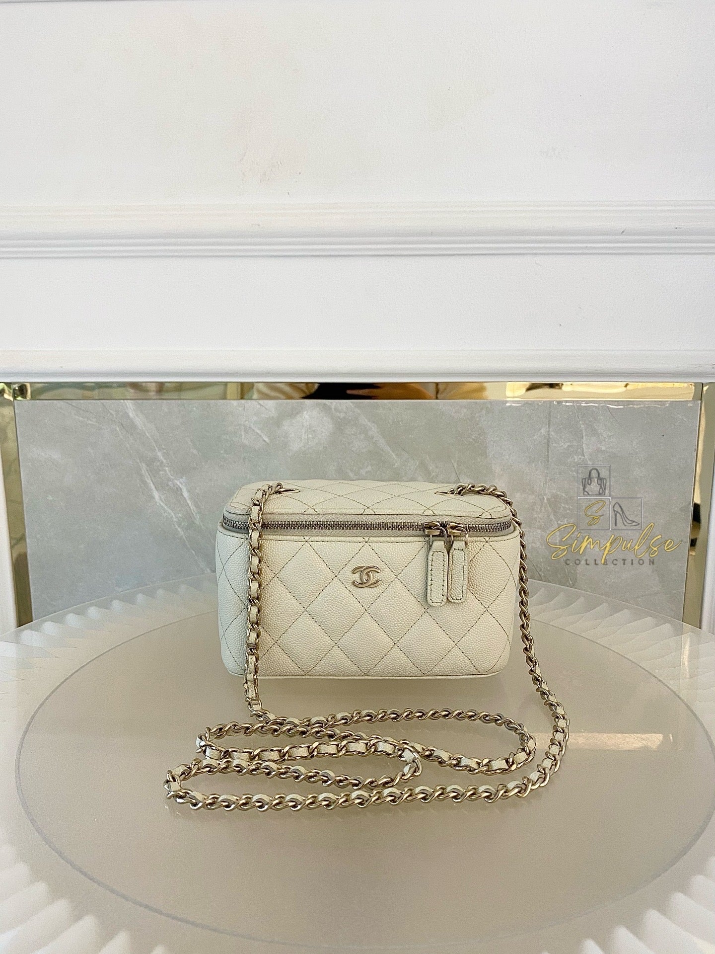 Chanel Vanity Off White Caviar