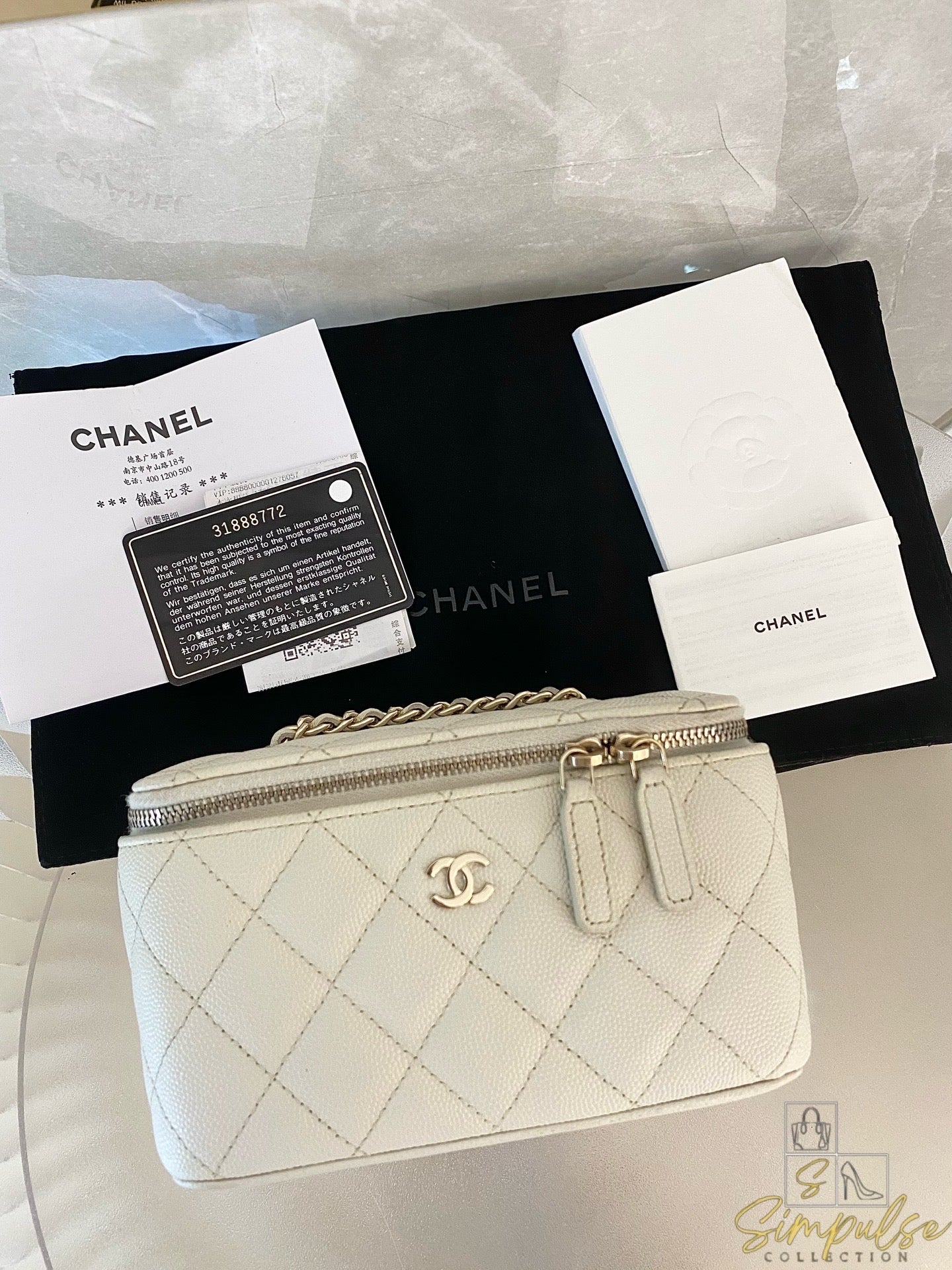 Chanel Vanity Off White Caviar
