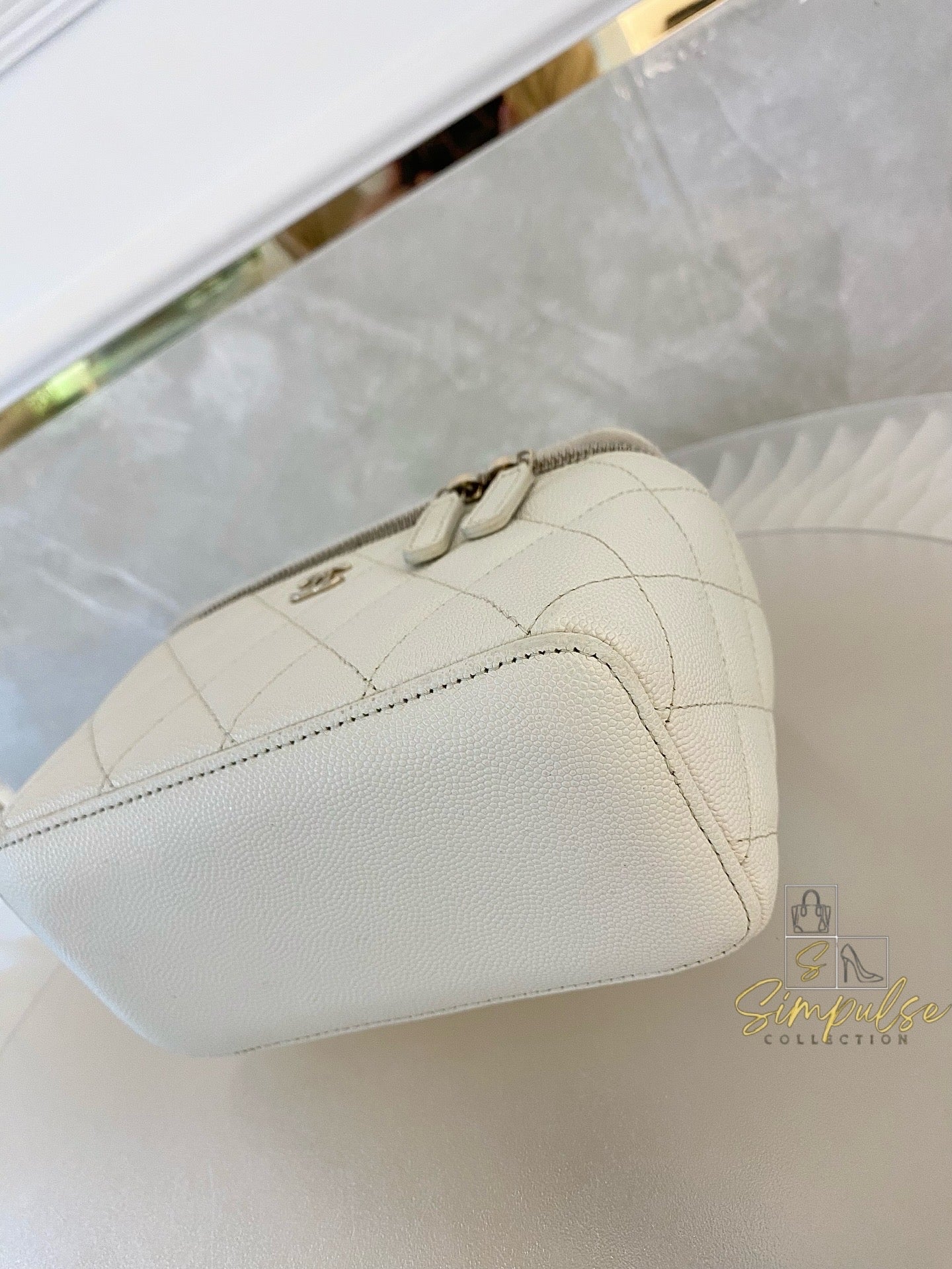 Chanel Vanity Off White Caviar