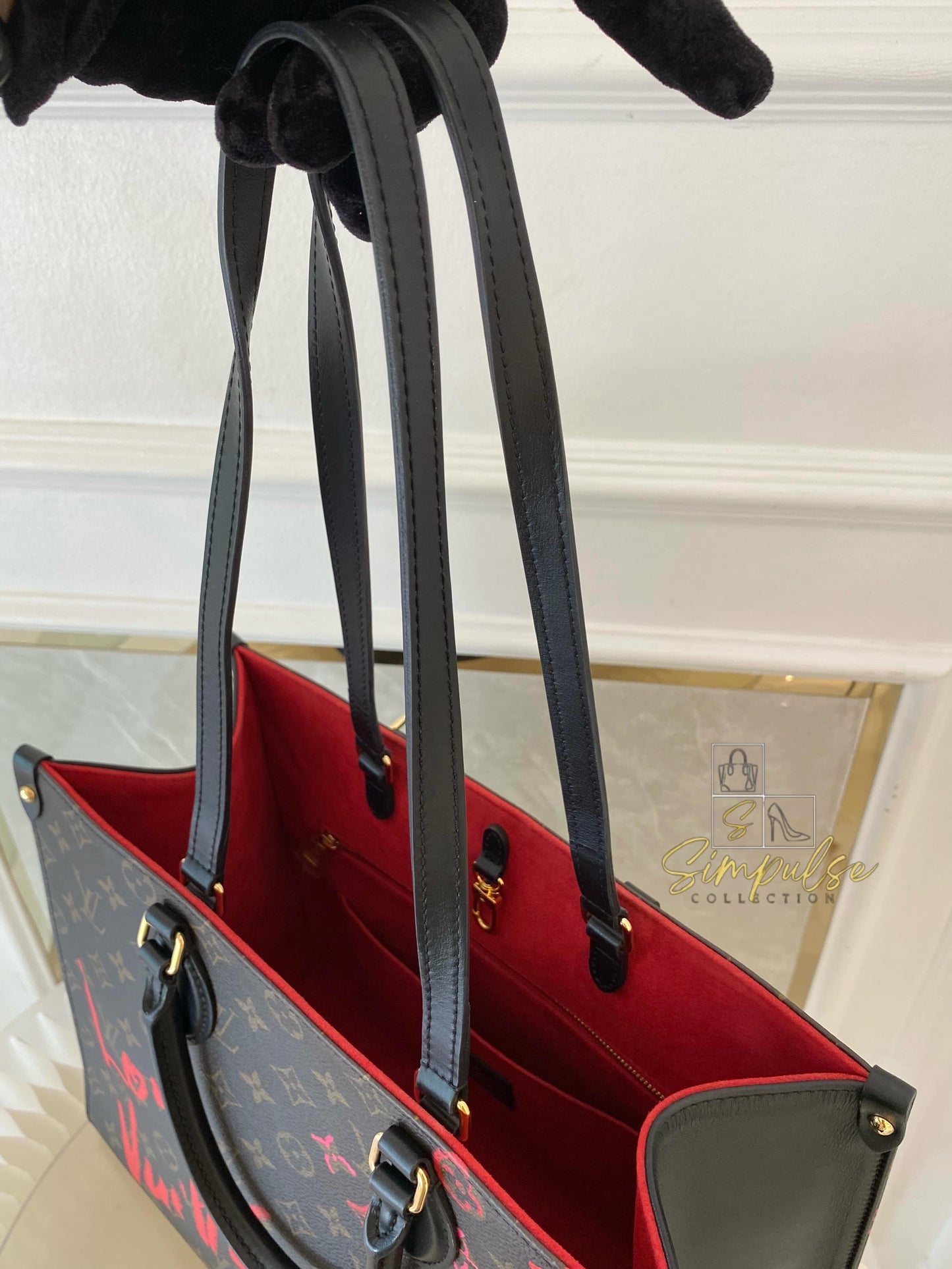 Louis Vuitton Love OnTheGo MM