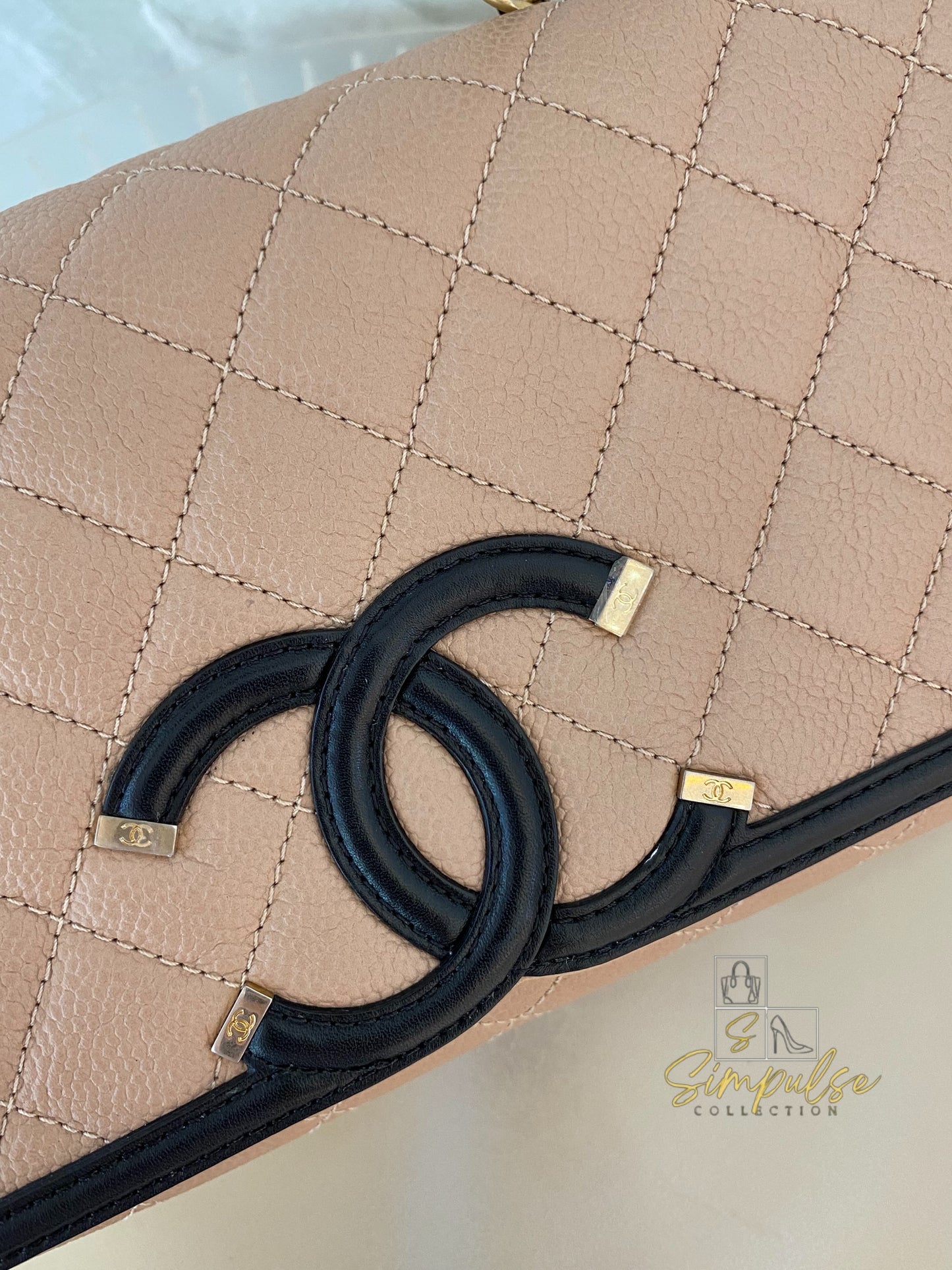 CHANEL BEIGE QUILTED CAVIAR & BLACK LAMBSKIN CC FILIGREE FLAP