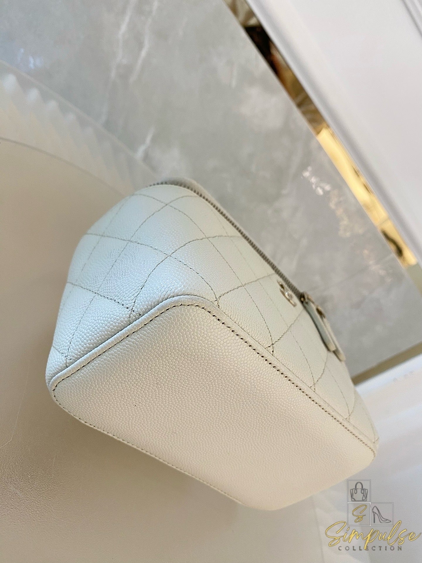 Chanel Vanity Off White Caviar