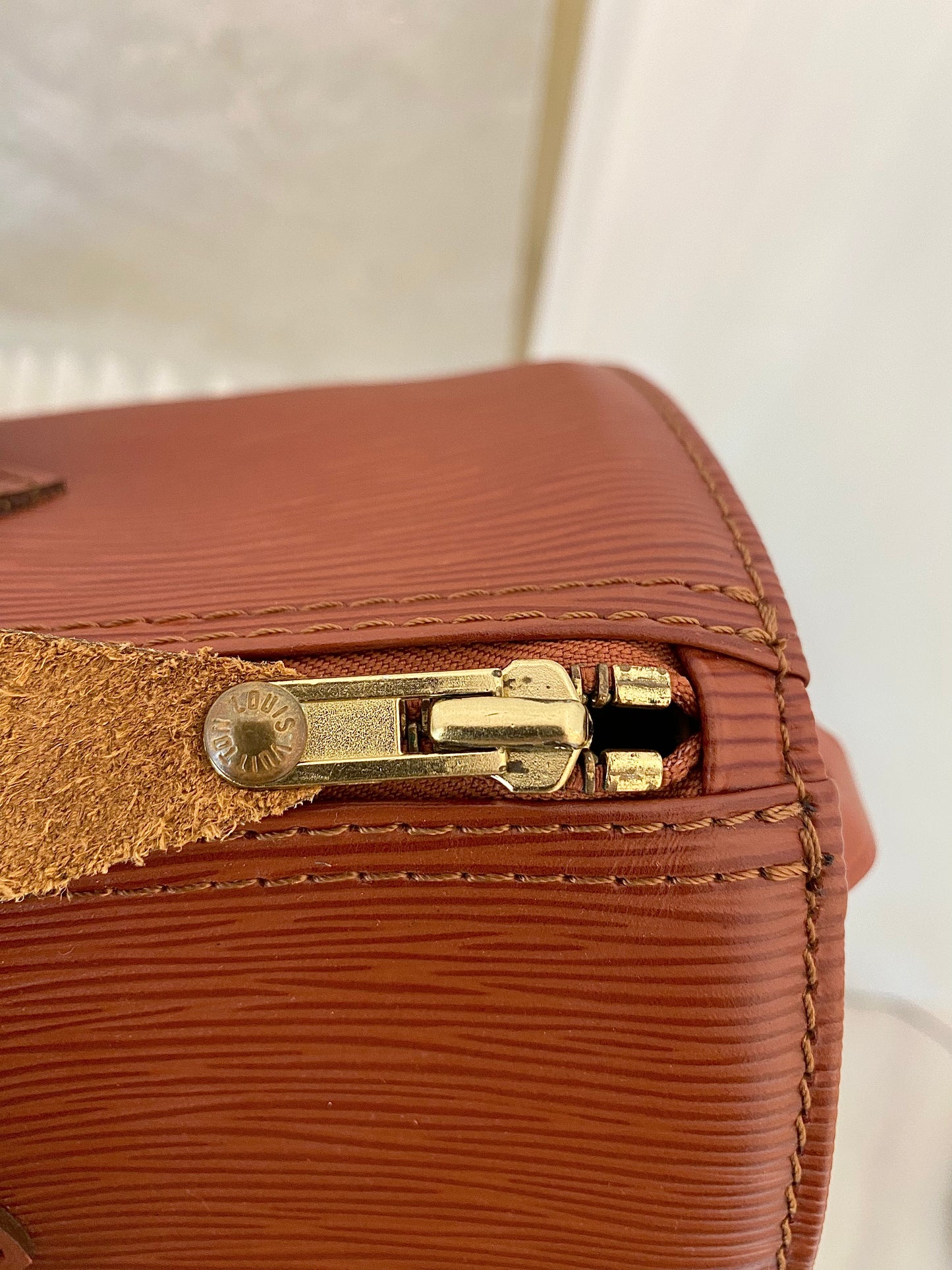 LOUIS VUITTON Speedy 30 in Epi Brown Leather