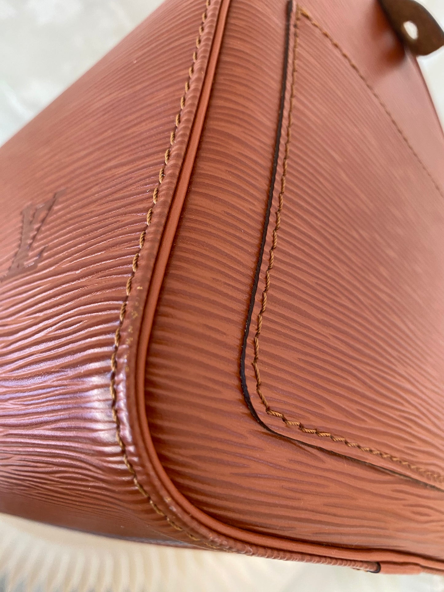 LOUIS VUITTON Speedy 30 in Epi Brown Leather