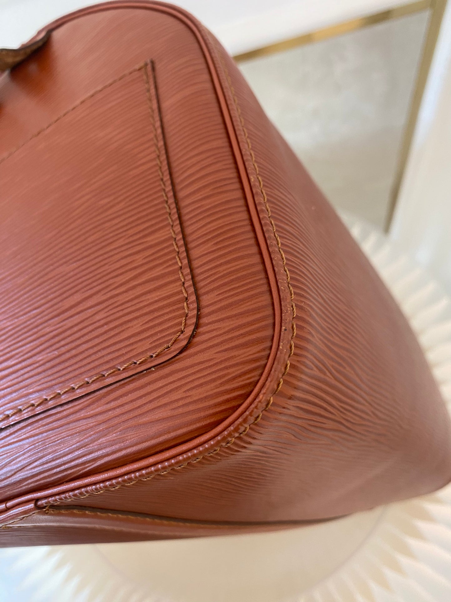 LOUIS VUITTON Speedy 30 in Epi Brown Leather