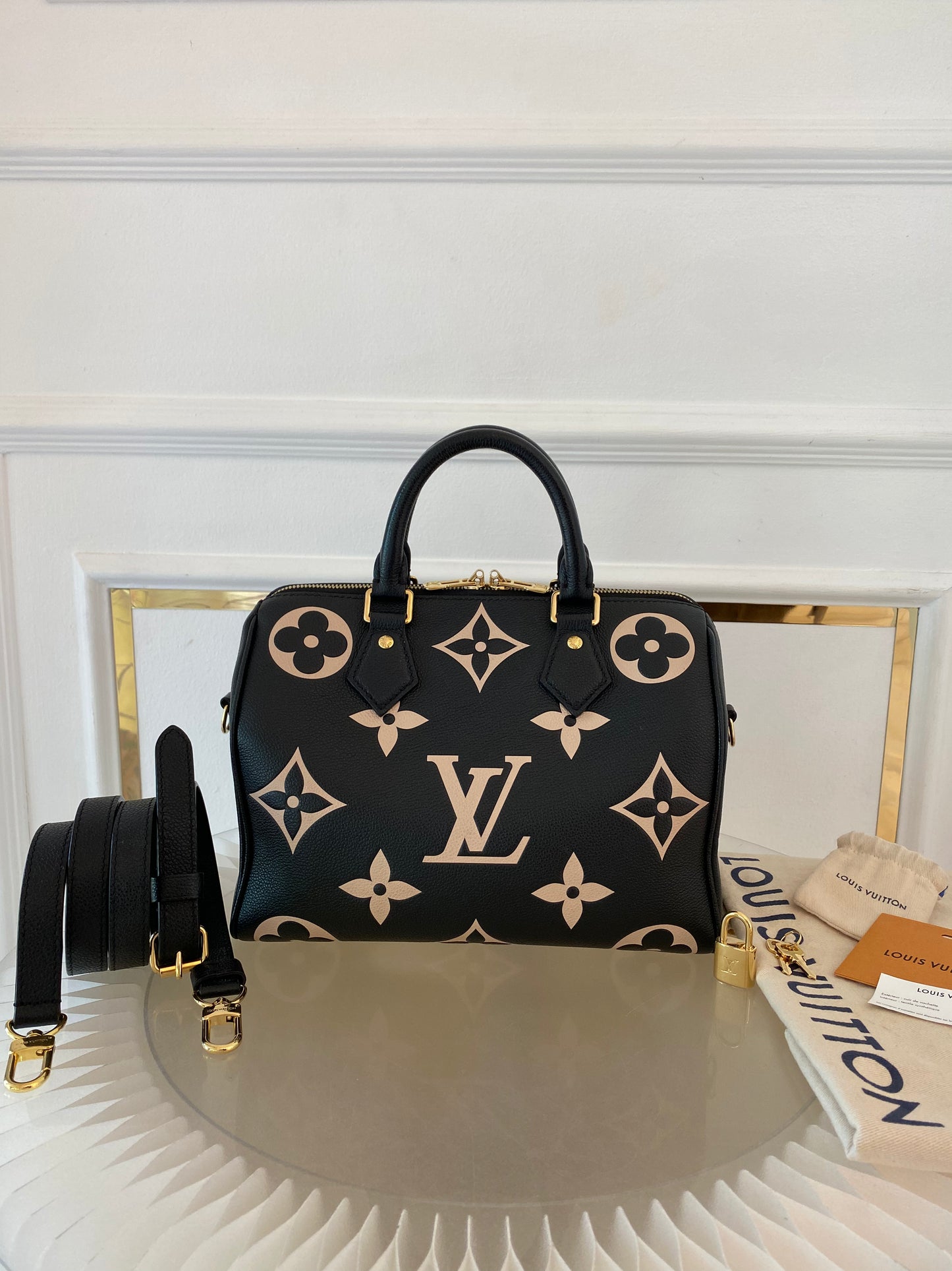 LOUIS VUITTON Speedy Bandouliere 25 Empreinte Leather Black